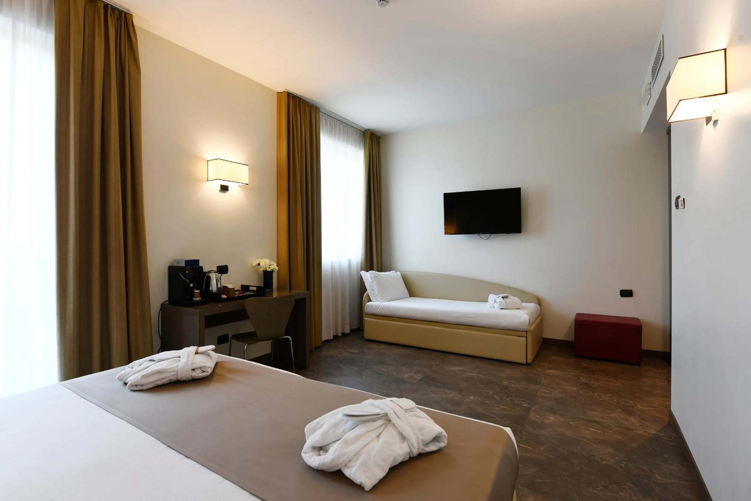 Photo of the whole room, Bed in Klima Hotel Milano Fiere