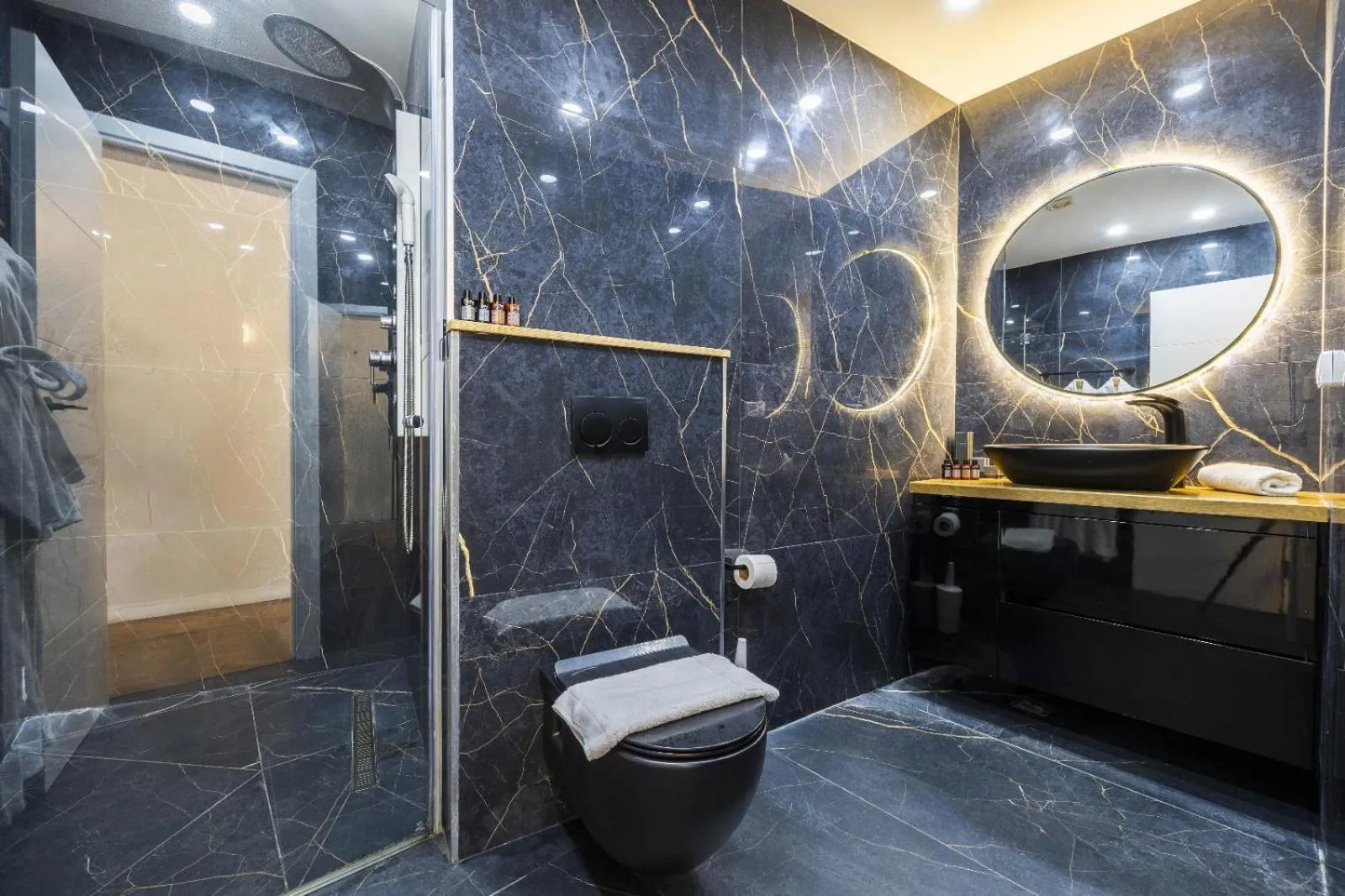 Shower in Mamilla view URBAN - Boutique hotel