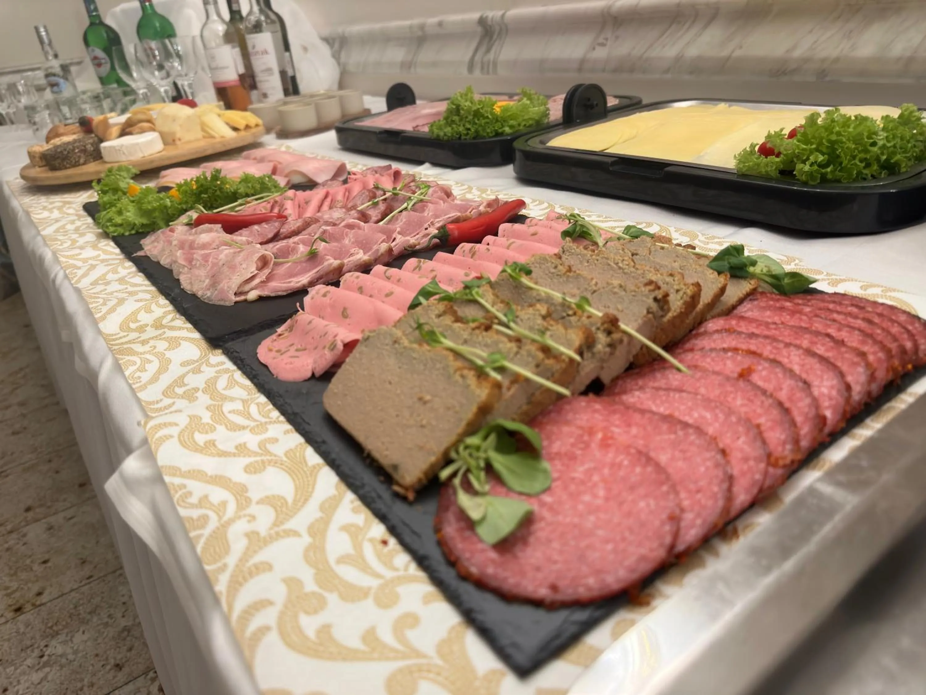 Buffet breakfast in Astoria Bed & Breakfast