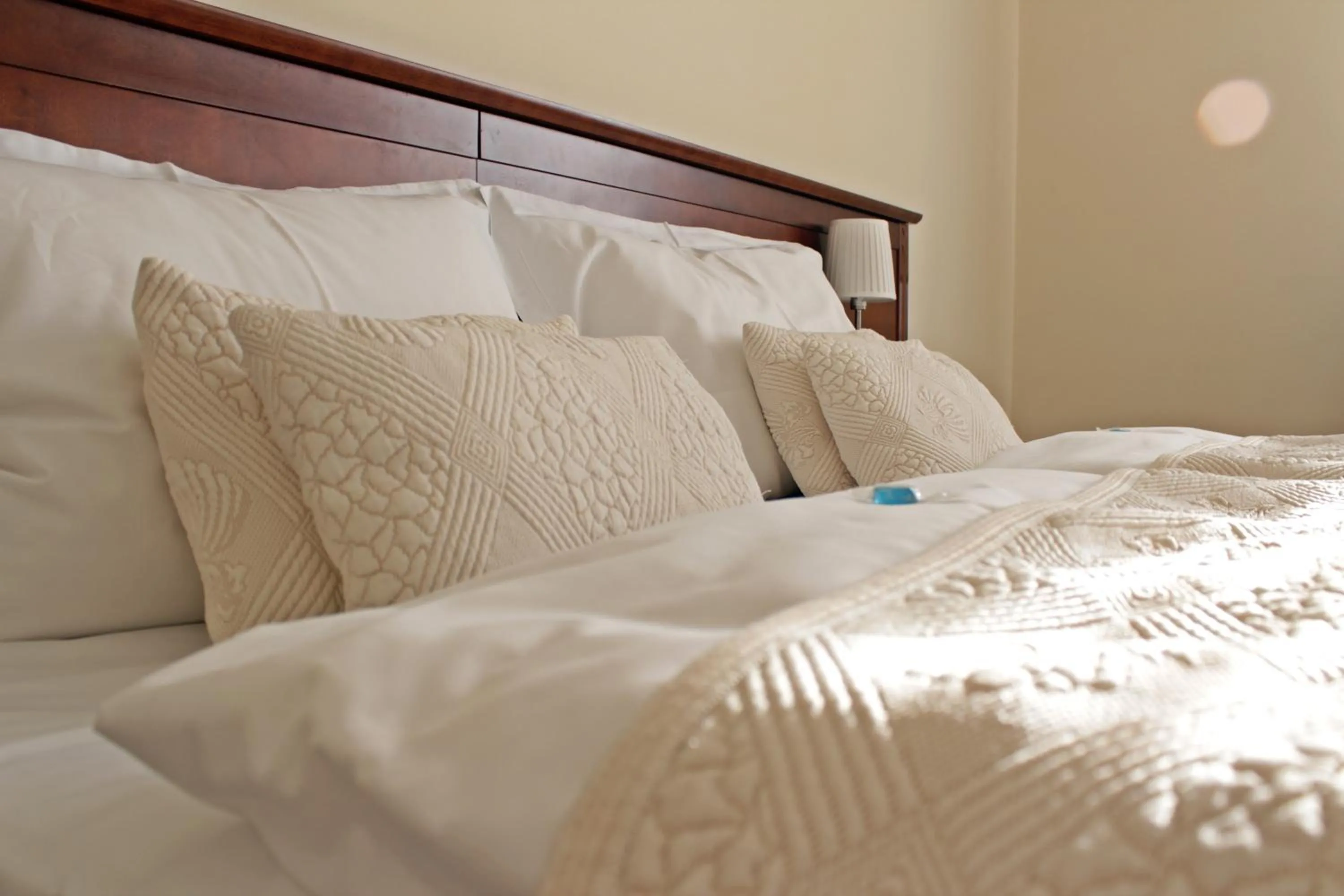 Photo of the whole room, Bed in Astoria Bed & Breakfast