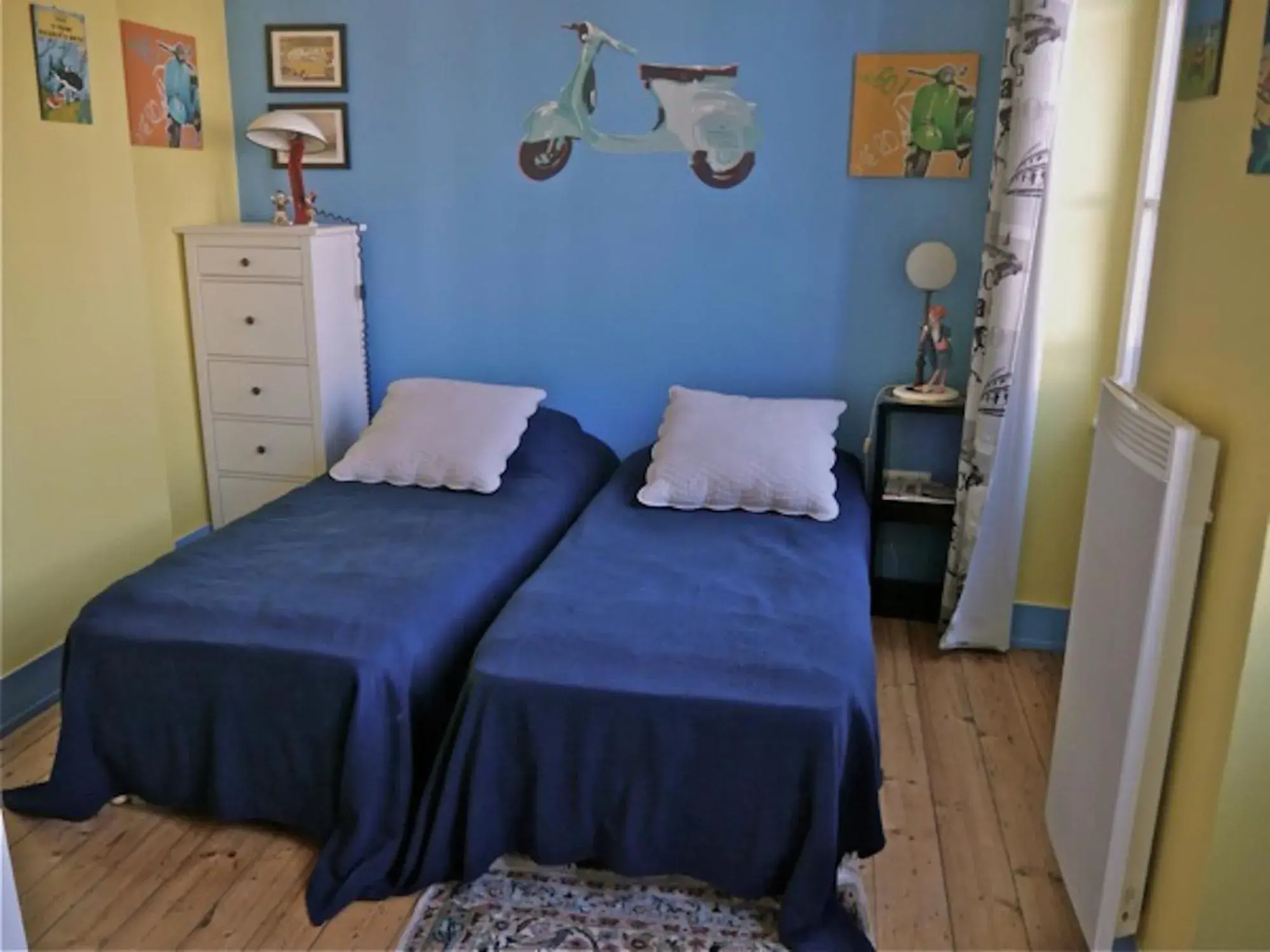 Family Room (2 Adults + 2 Children) - La Vespa in Chambre d'hôtes La Célestine Family Room (2 Adults + 2 Children) - La Vespa in Chambre d'hôtes La Célestine