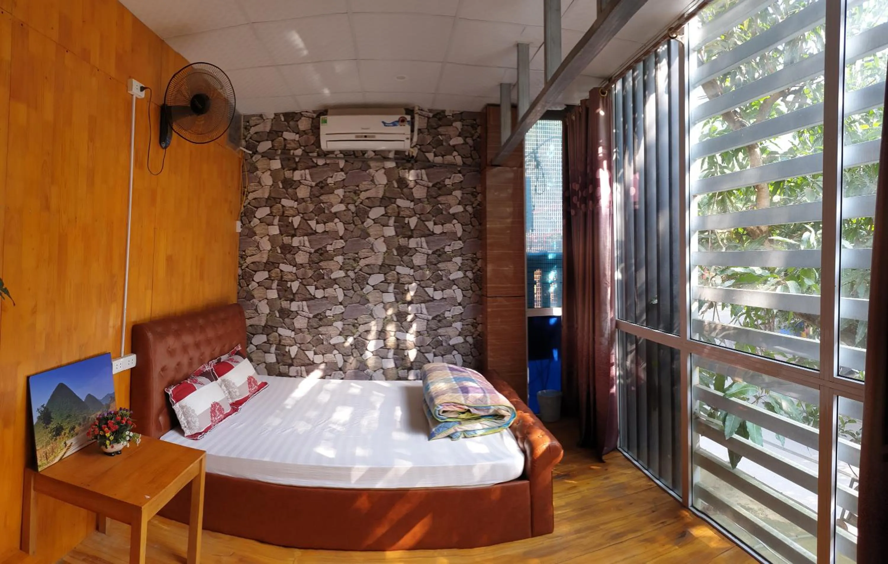 Bed in Long Hotel and motobike rental