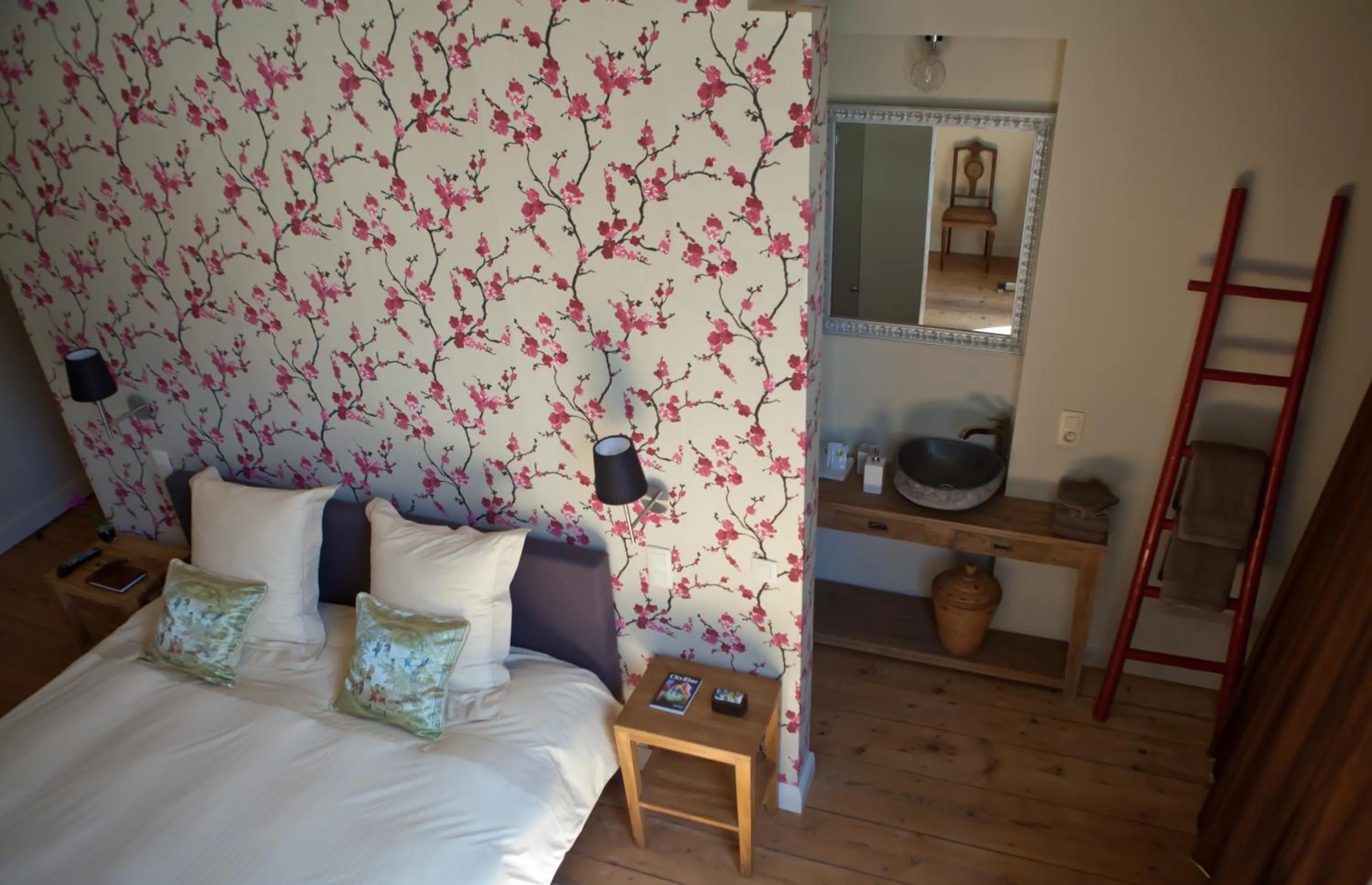 Decorative detail, Bed in B&B Huis Willaeys