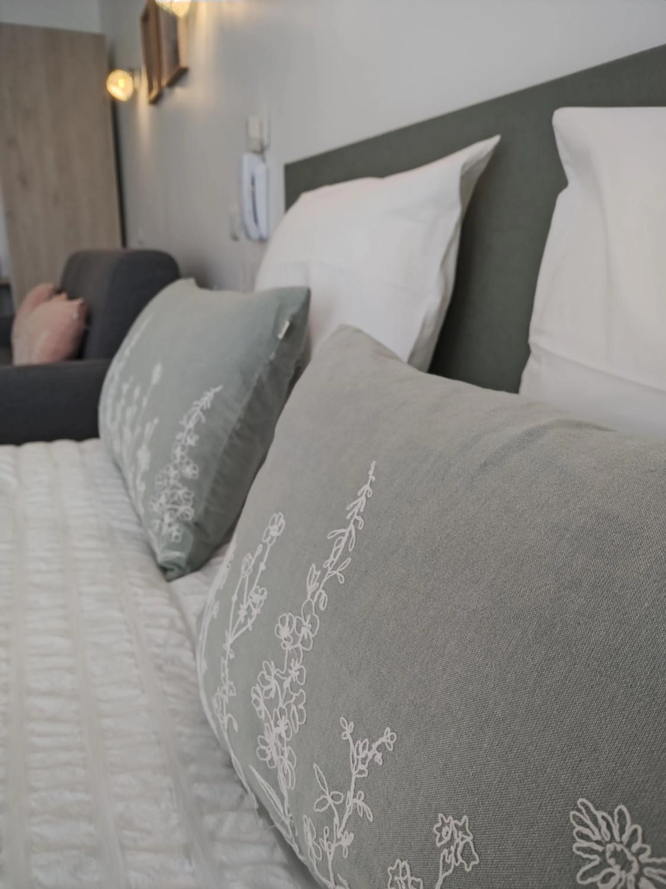 Bed in Hôtel de France