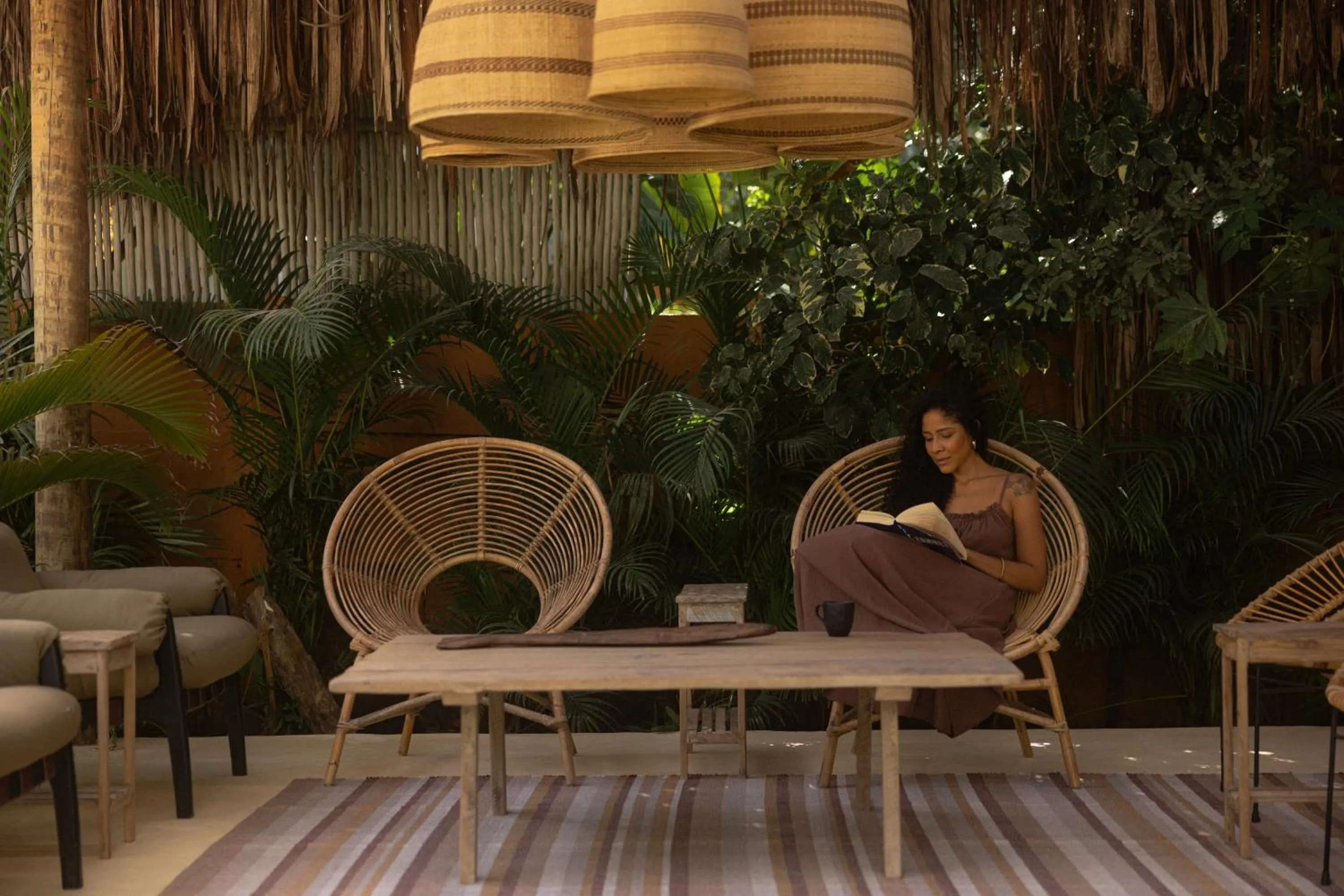 Communal lounge/ TV room in Pousada Seis e Meia