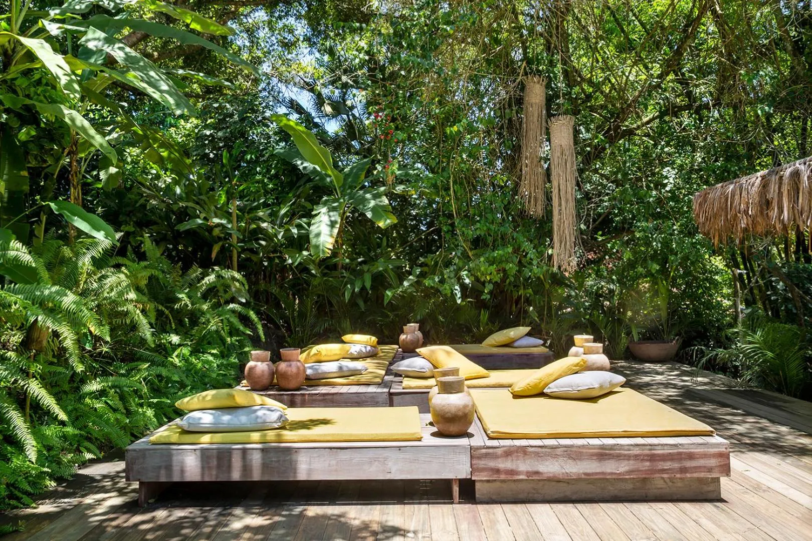 People in Pousada Seis e Meia