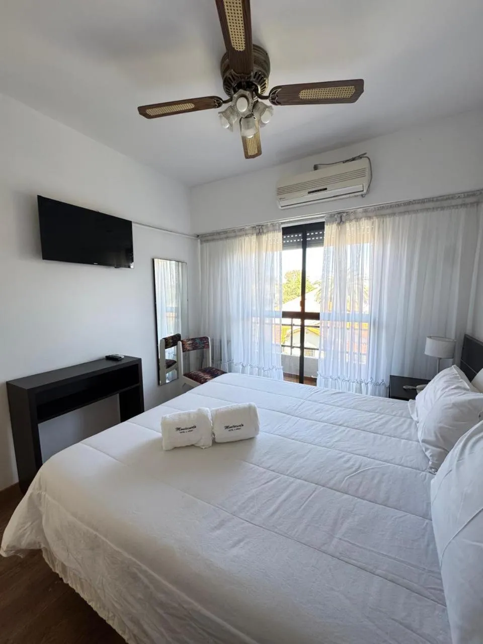 Bedroom, Bed in Montecarlo Apartment & Suite