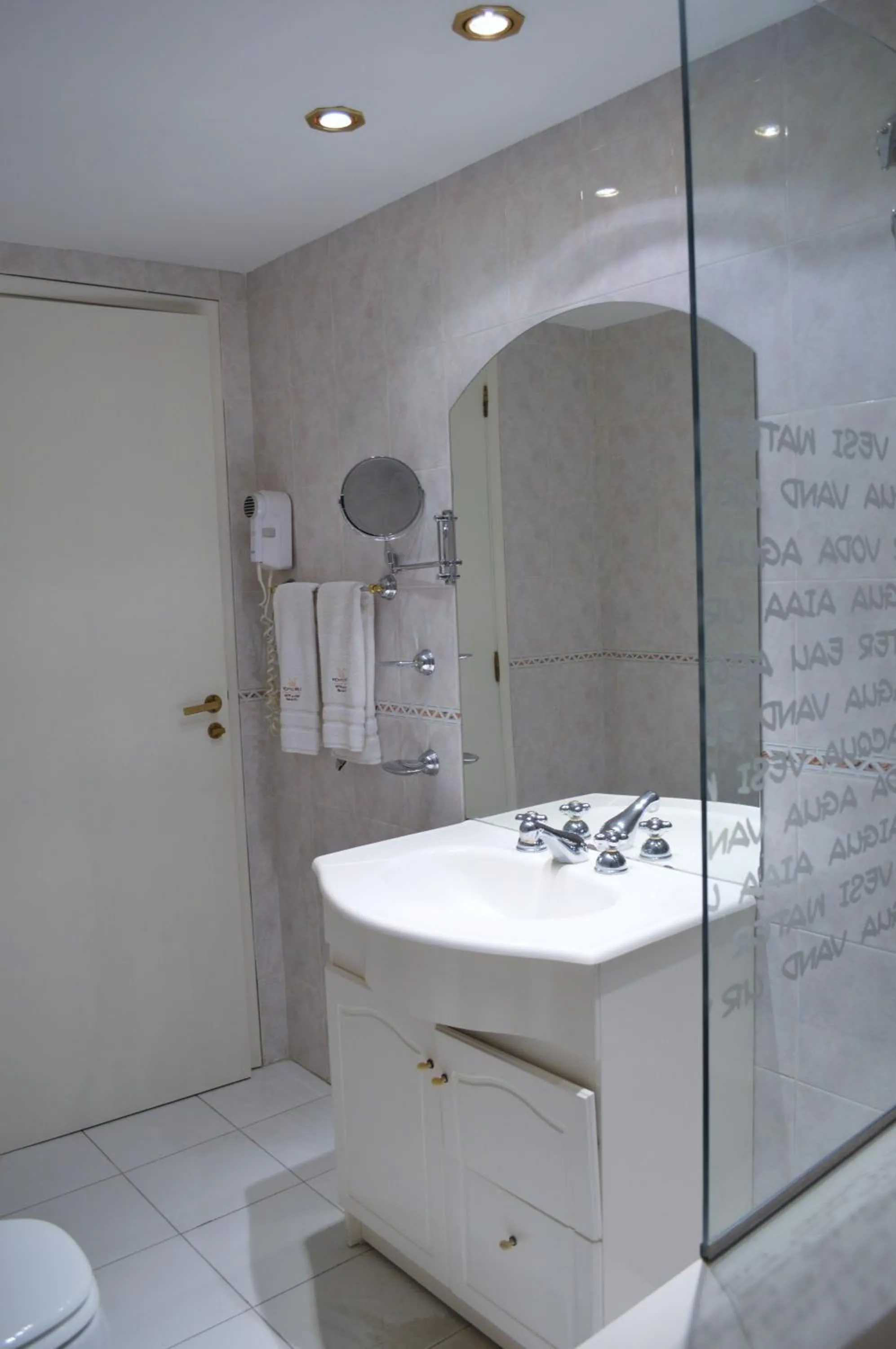 Bathroom in Montecarlo Apartment & Suite