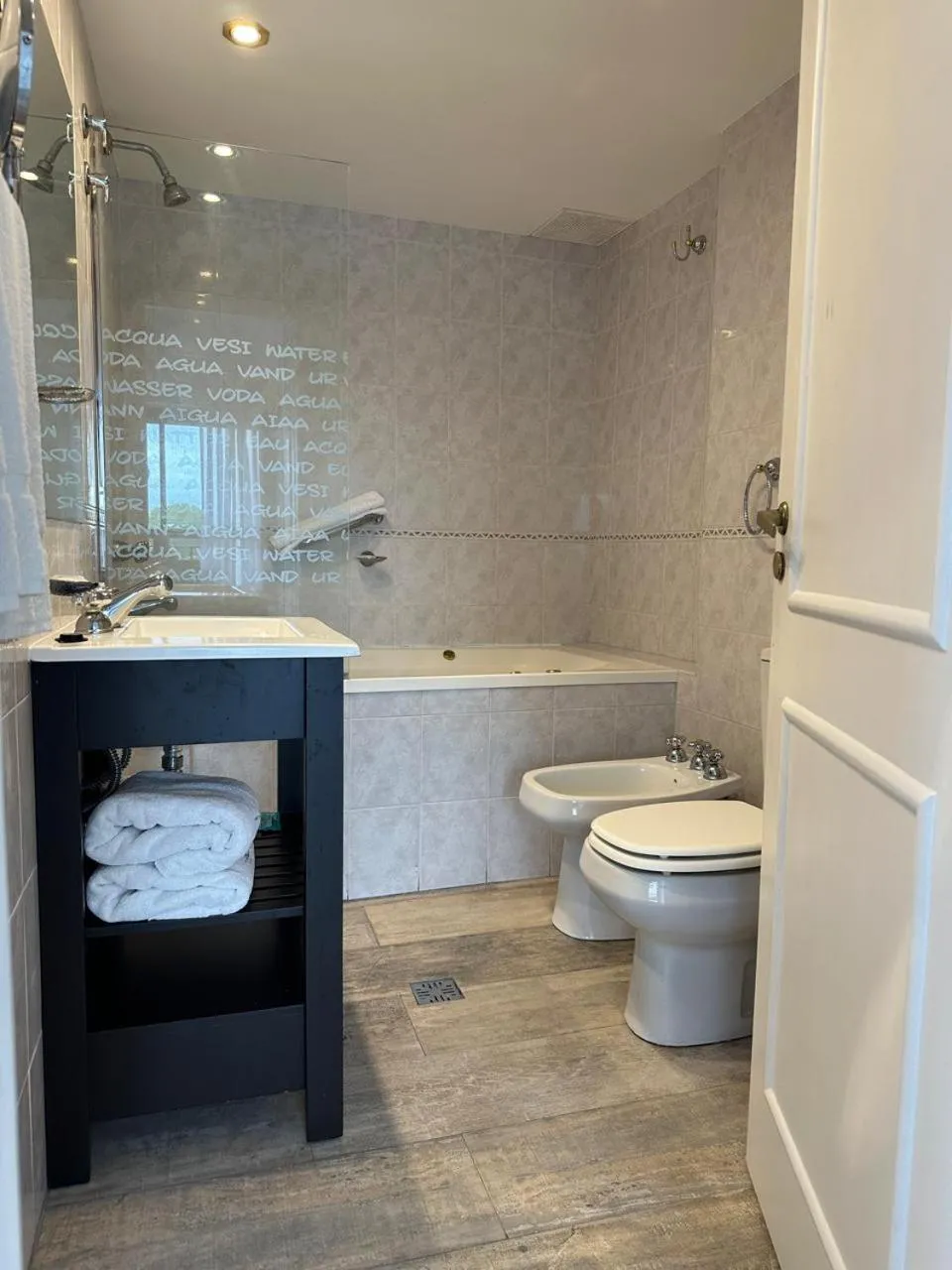 Bathroom in Montecarlo Apartment & Suite