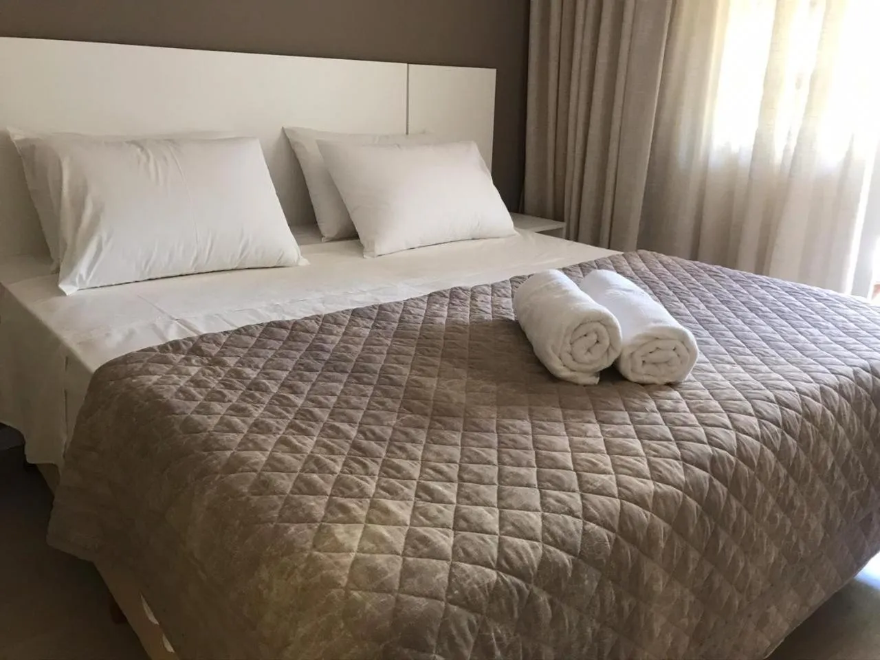 Bed in Caravaggio Praia Hotel