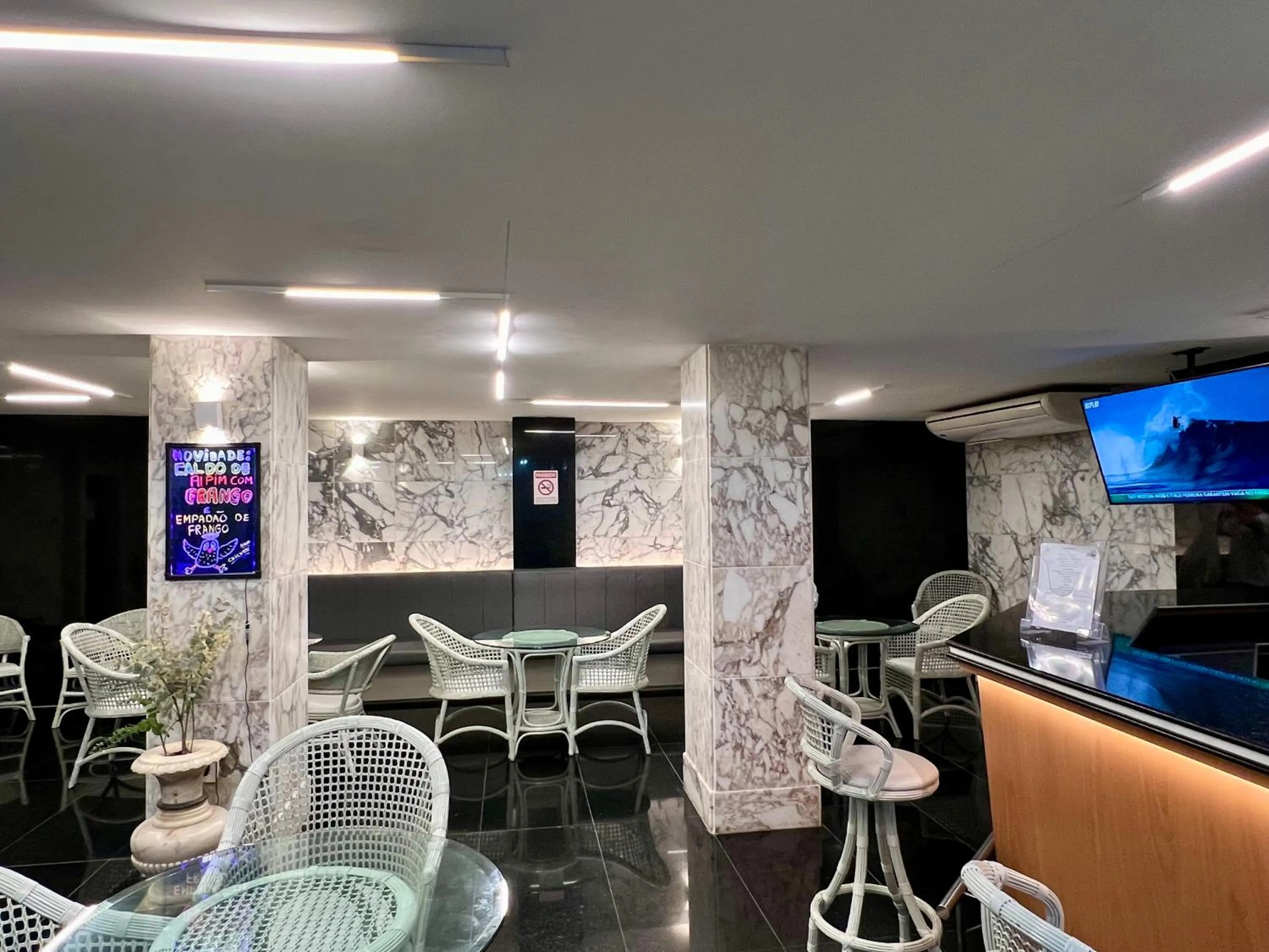 Communal lounge/ TV room in Hotel OK