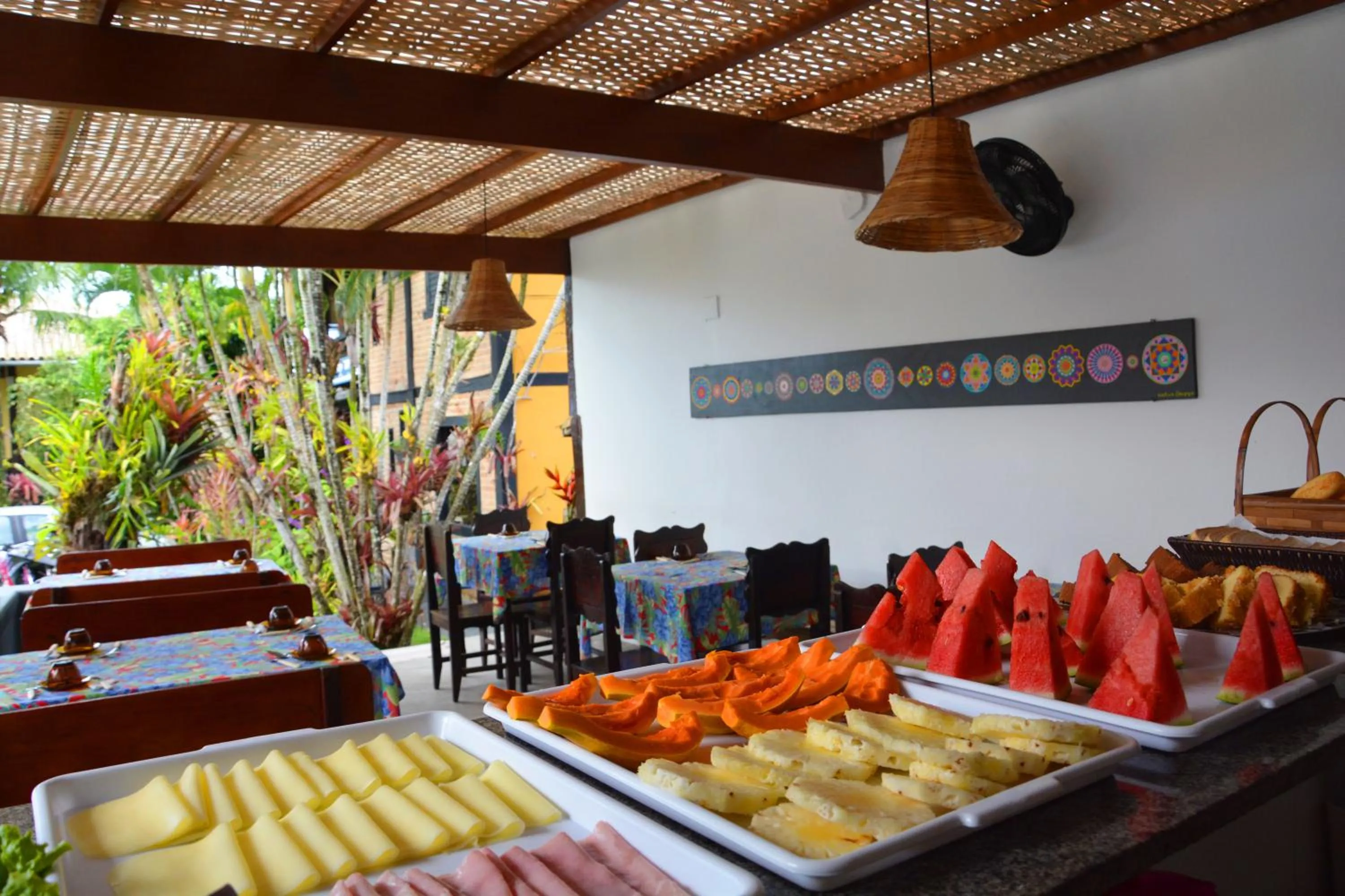 Buffet breakfast in Pousada Mar Aberto