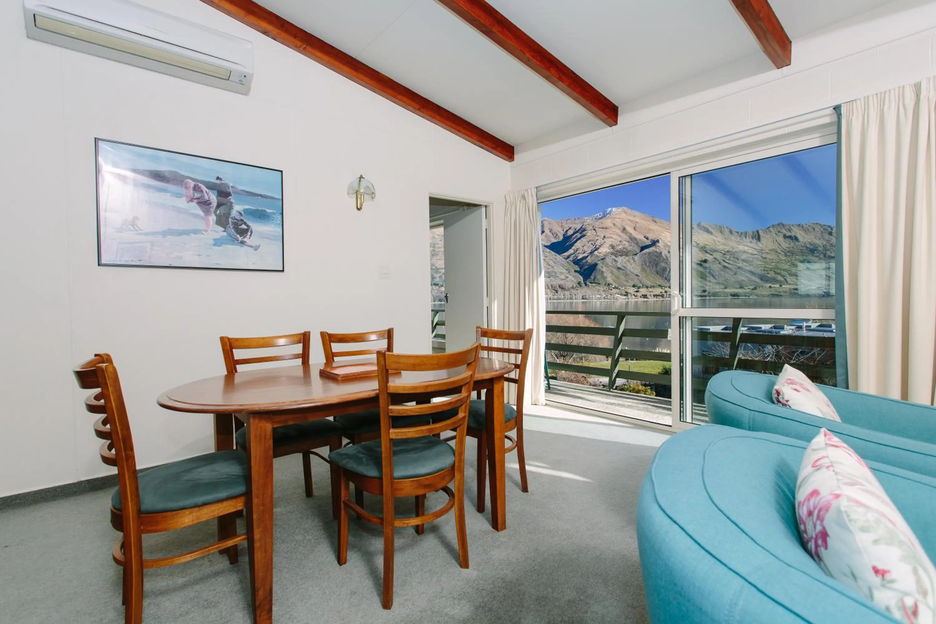 Dining area in Panorama Court