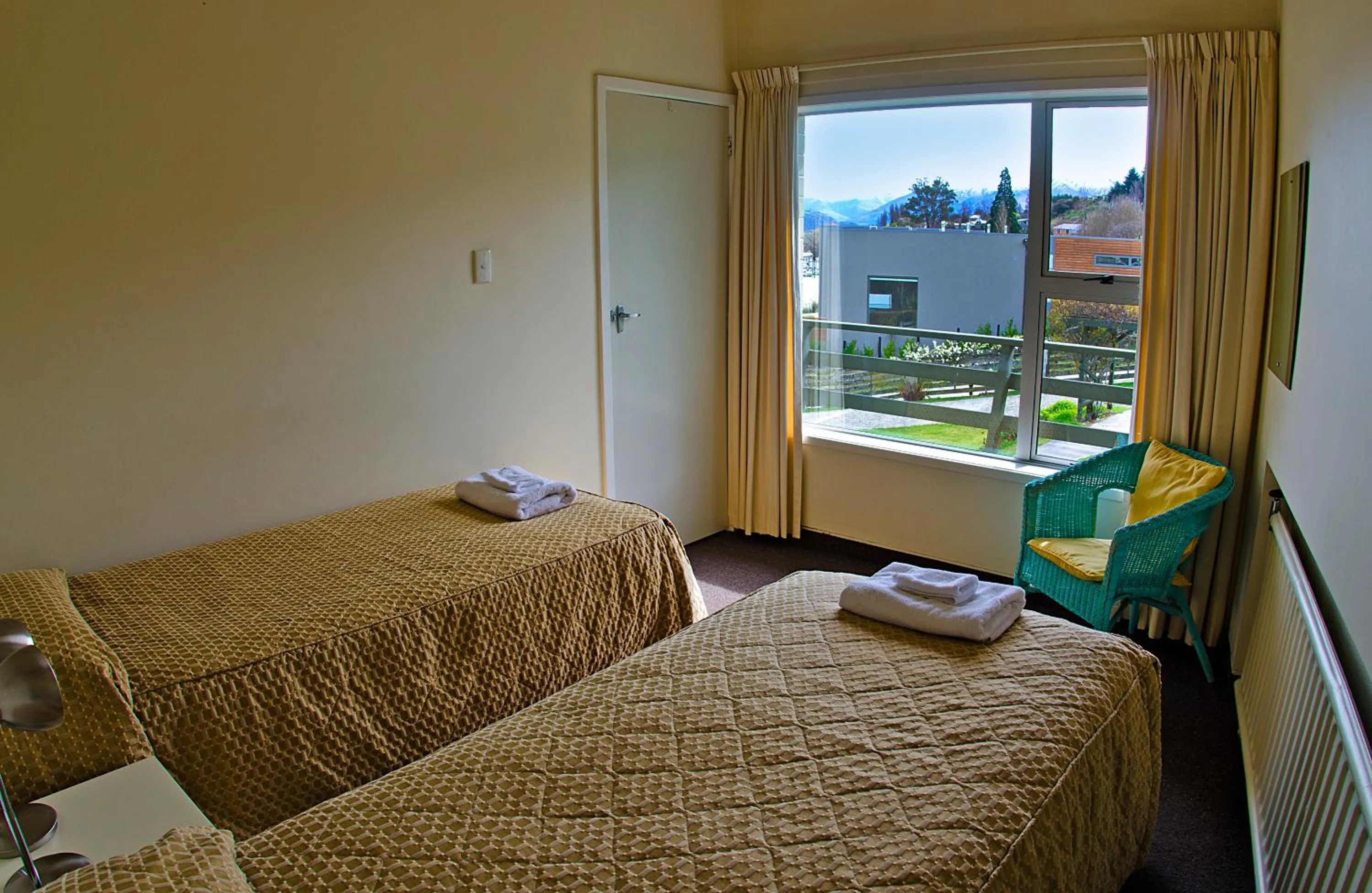 Bedroom, Bed in Panorama Court