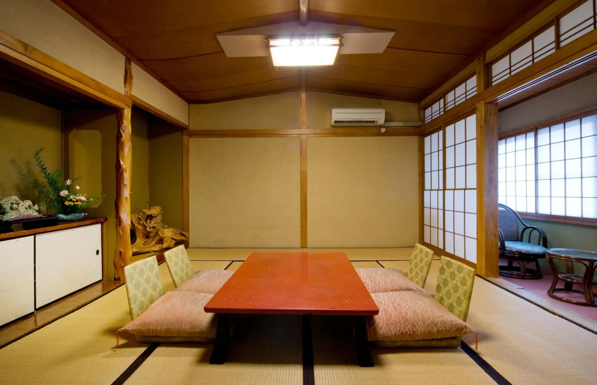 Seating area, Bed in Izumi-so