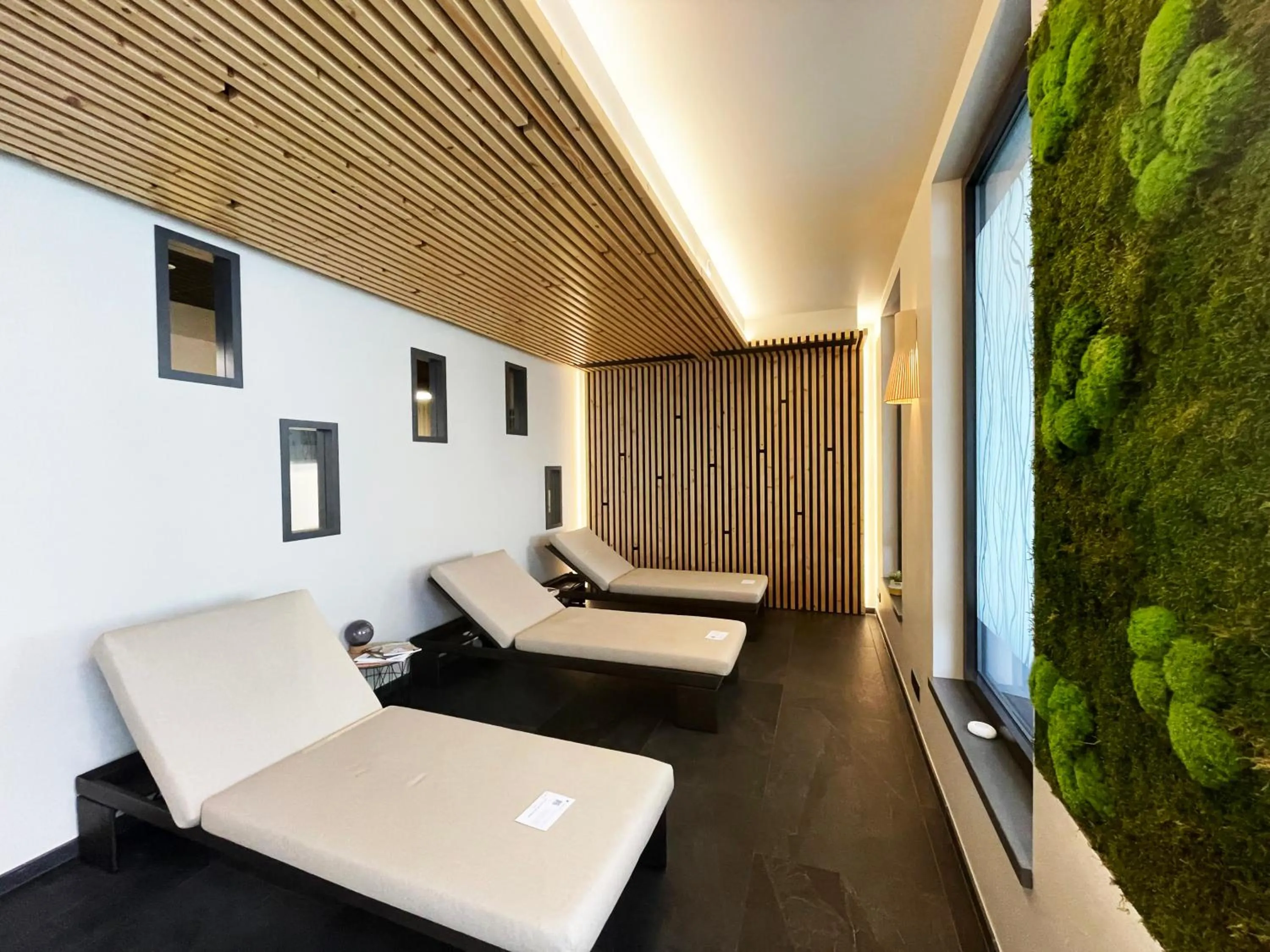 Spa and wellness centre/facilities in Hôtel Maison Turenne