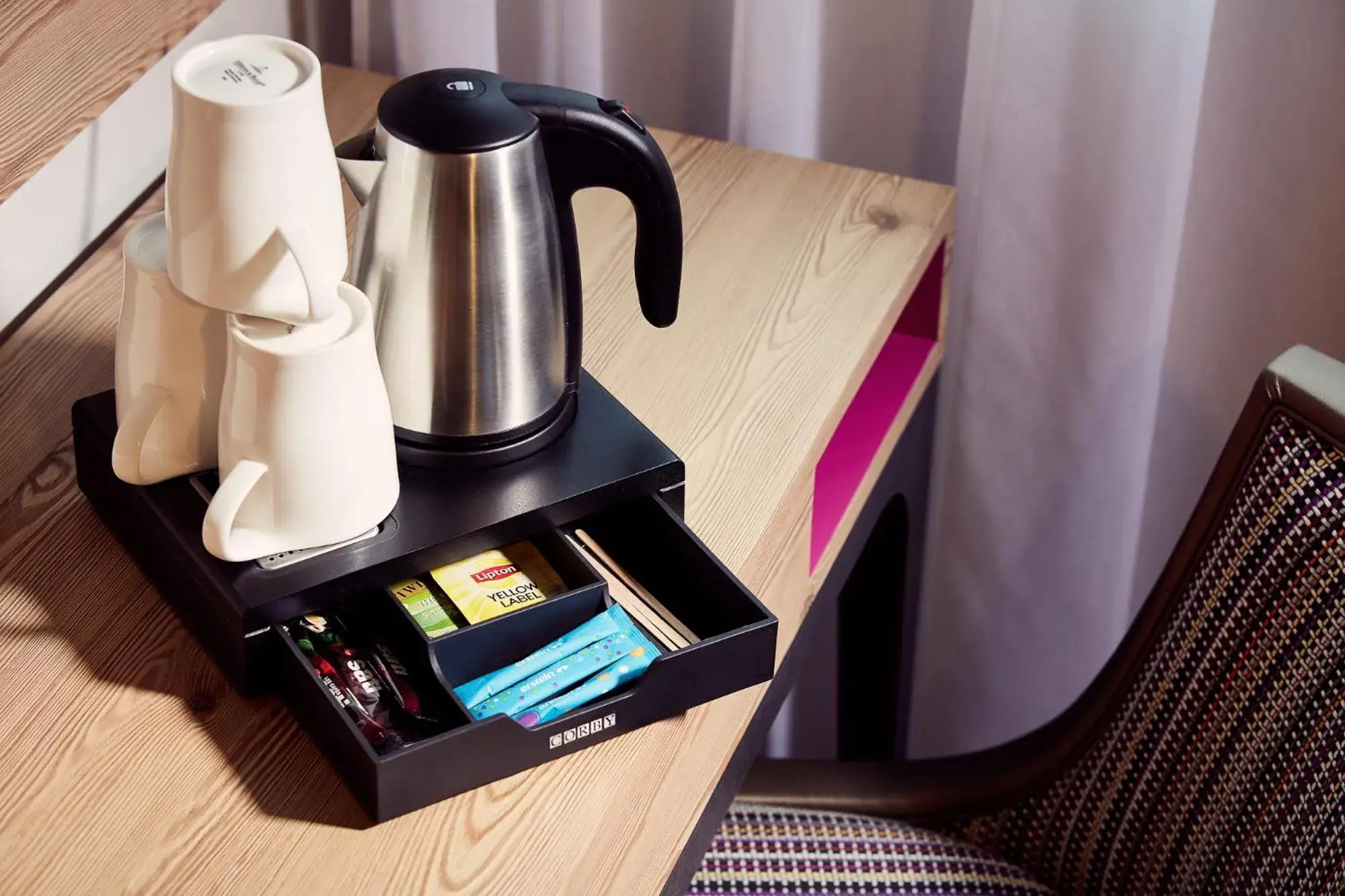 Coffee/tea facilities in Hôtel Turenne