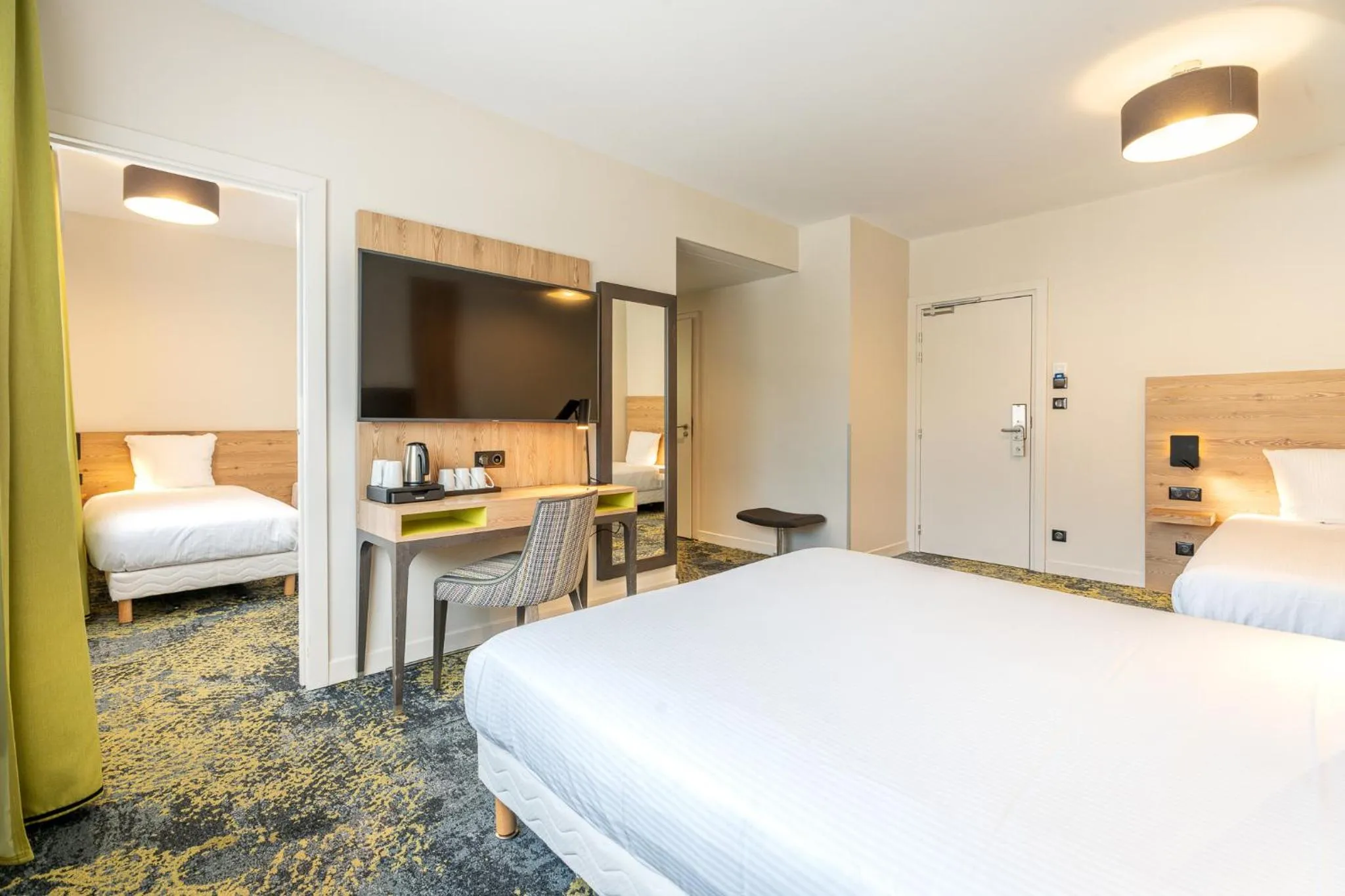 Photo of the whole room, Bed in Hôtel Maison Turenne