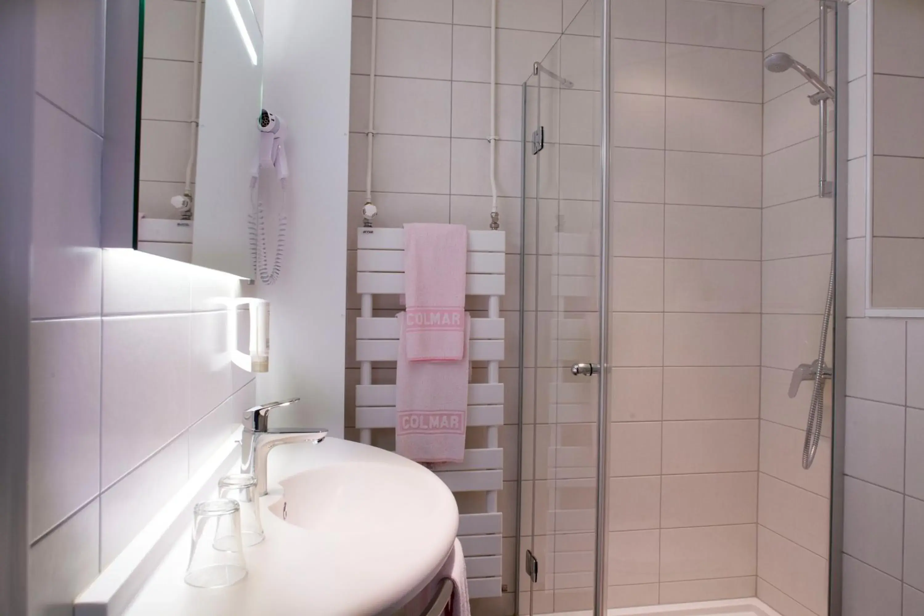 Bathroom in Hôtel Turenne