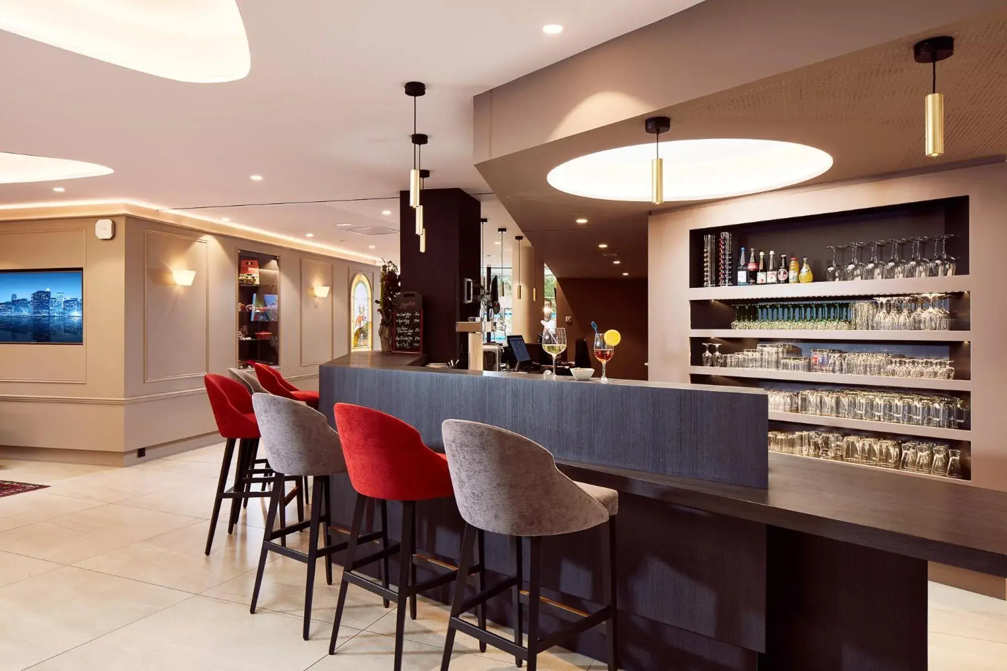 Lobby or reception, Lounge/Bar in Hôtel Turenne