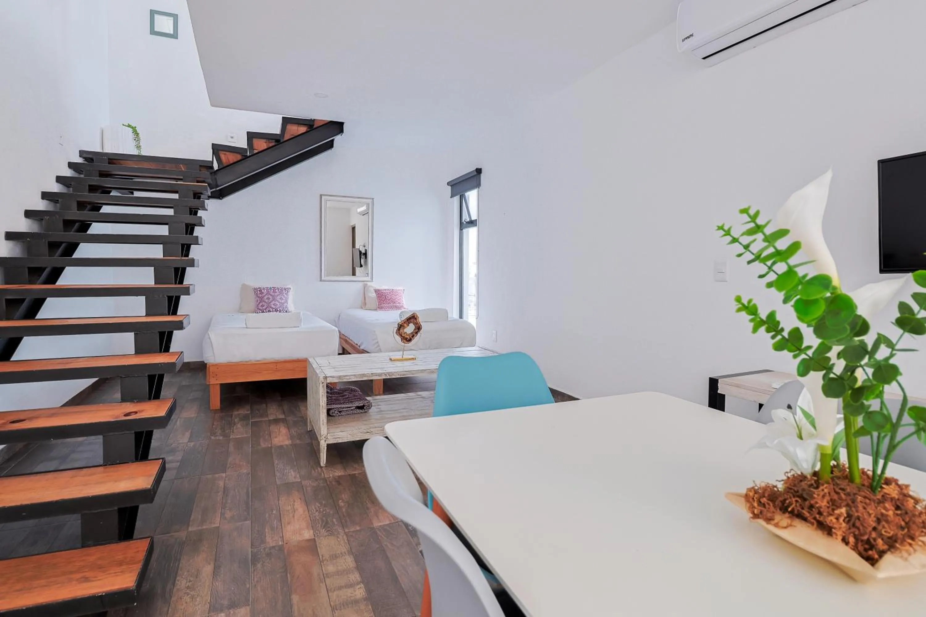 Photo of the whole room in Arkana 9 Suites by Grupo Amber