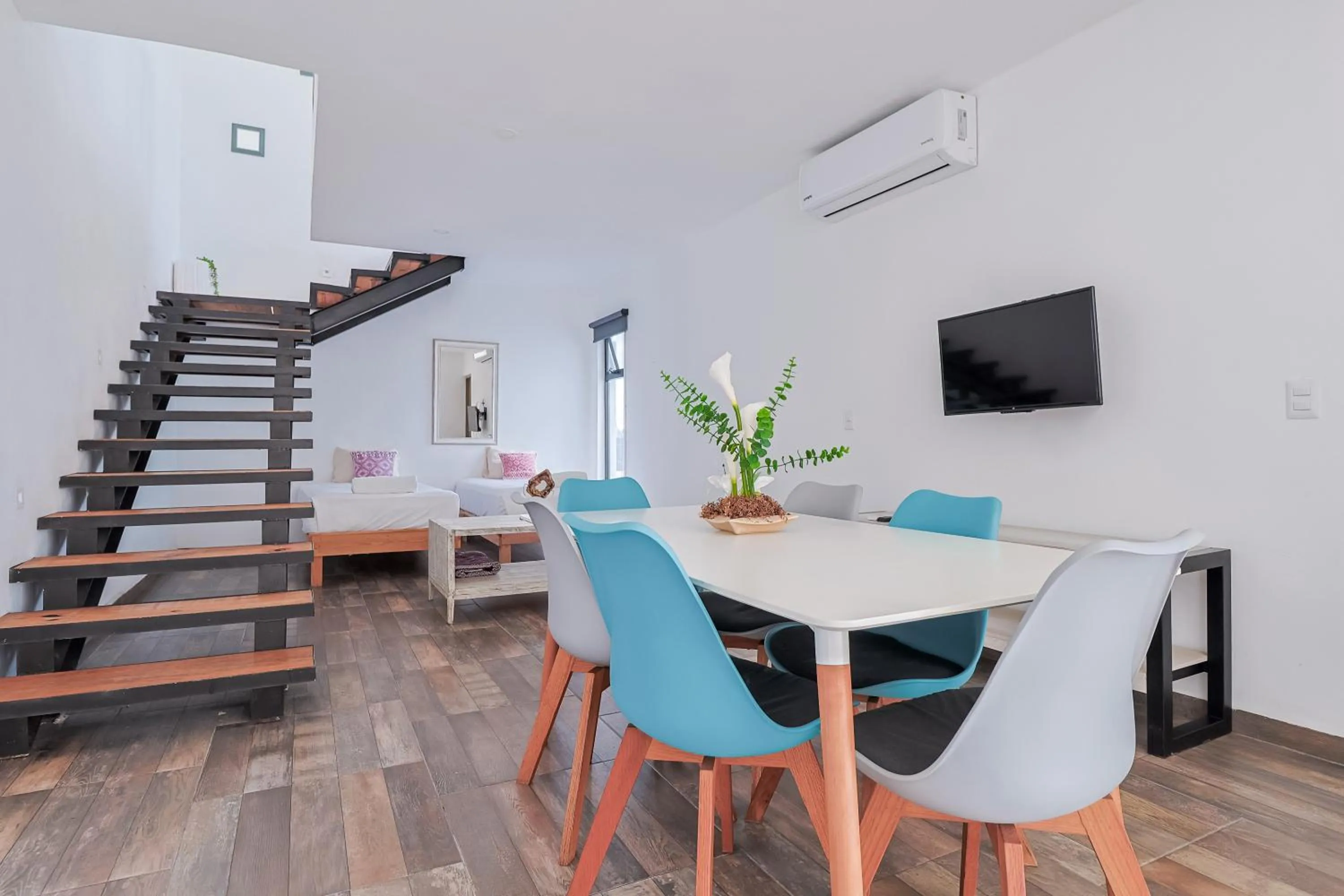 TV and multimedia in Arkana 9 Suites by Grupo Amber