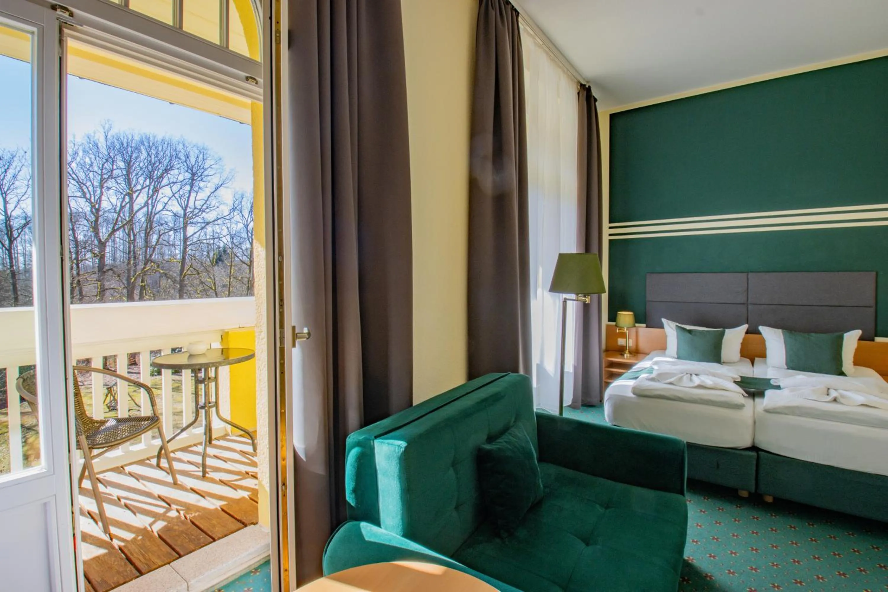 Photo of the whole room, Bed in Ferien Hotel Villa Südharz