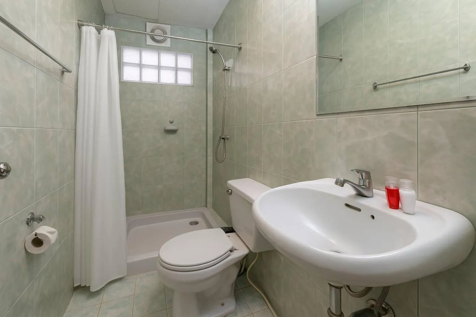 Shower in Break Point Patong Hotel