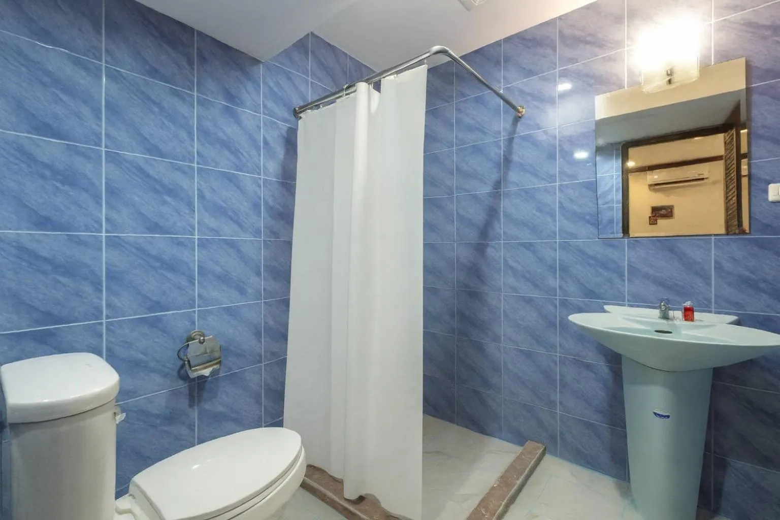 Bathroom in Break Point Patong Hotel