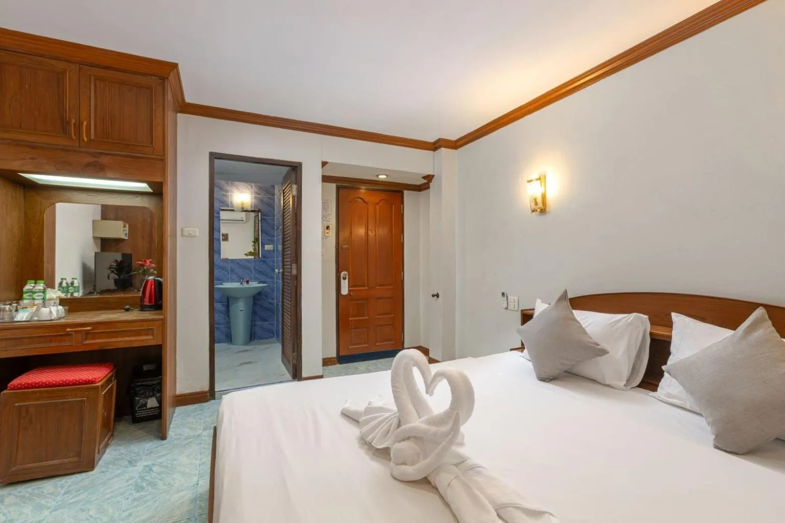 Bedroom, Bed in Break Point Patong Hotel