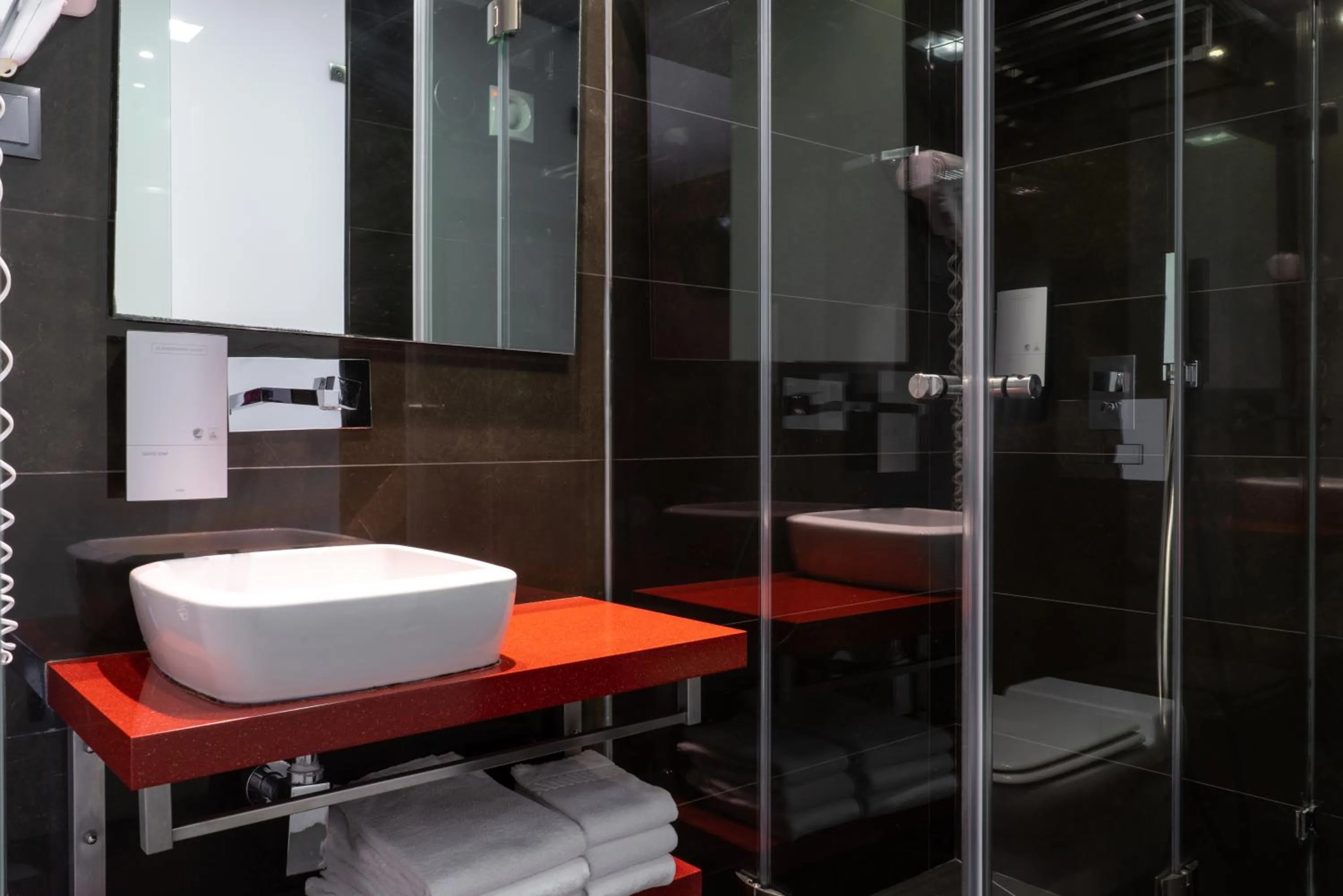 Bathroom in Hotel Oceano