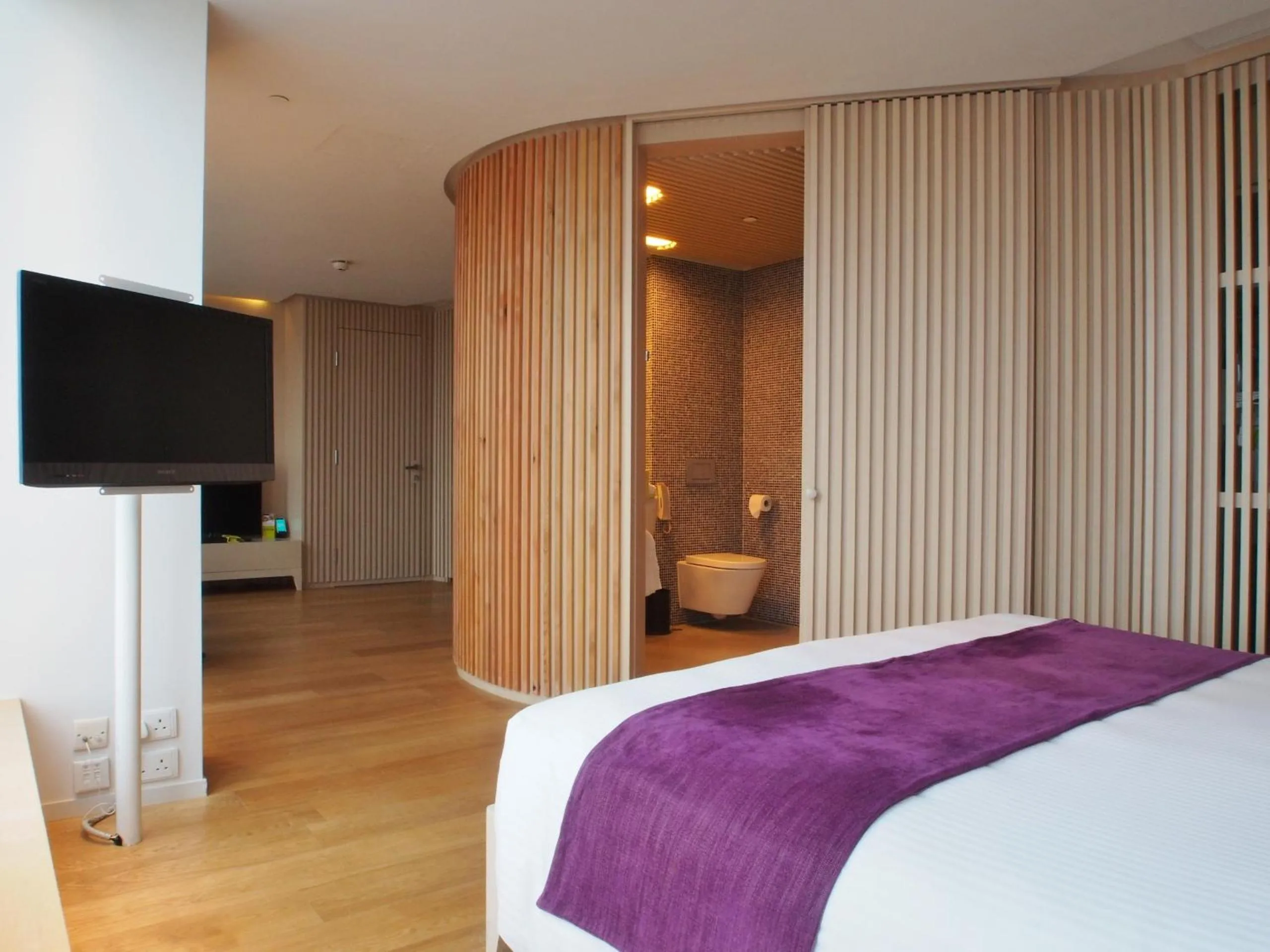 Bed in Hotel Madera Hong Kong