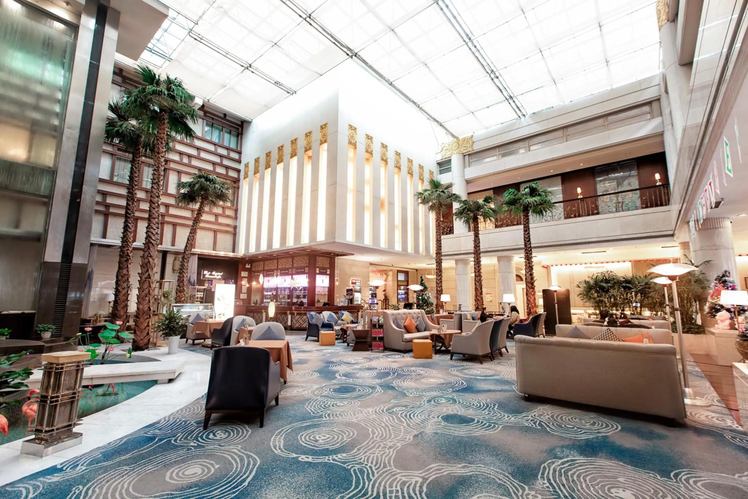 Seating area in Jin Jiang West Capital International Hotel the Bell and Drum Tower Muslim quarter & Metro Line 6 & indoor swimming pool & self-service free laundry room