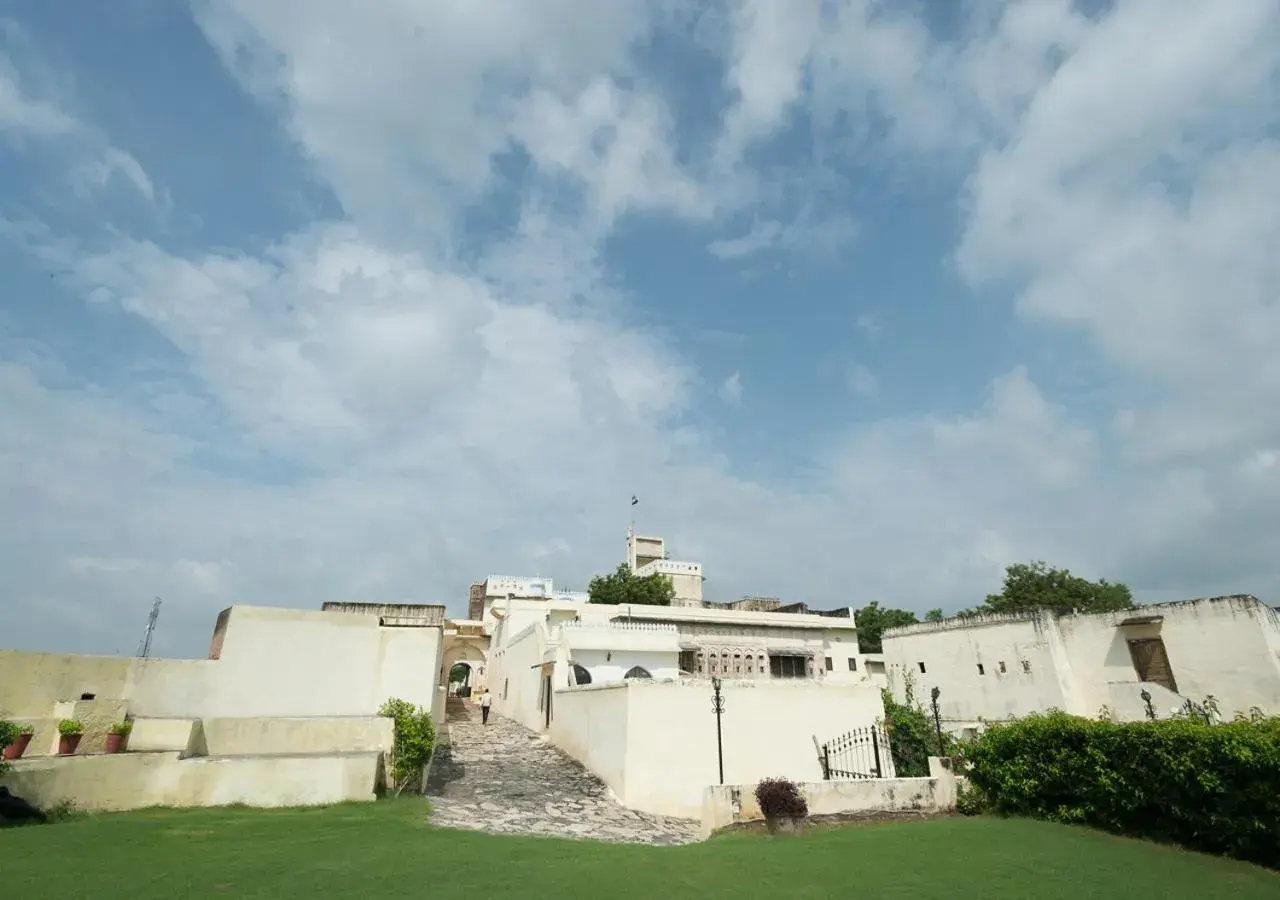 Property building in Fort Barli - A 16th Century Castle Property building in Fort Barli - A 16th Century Castle