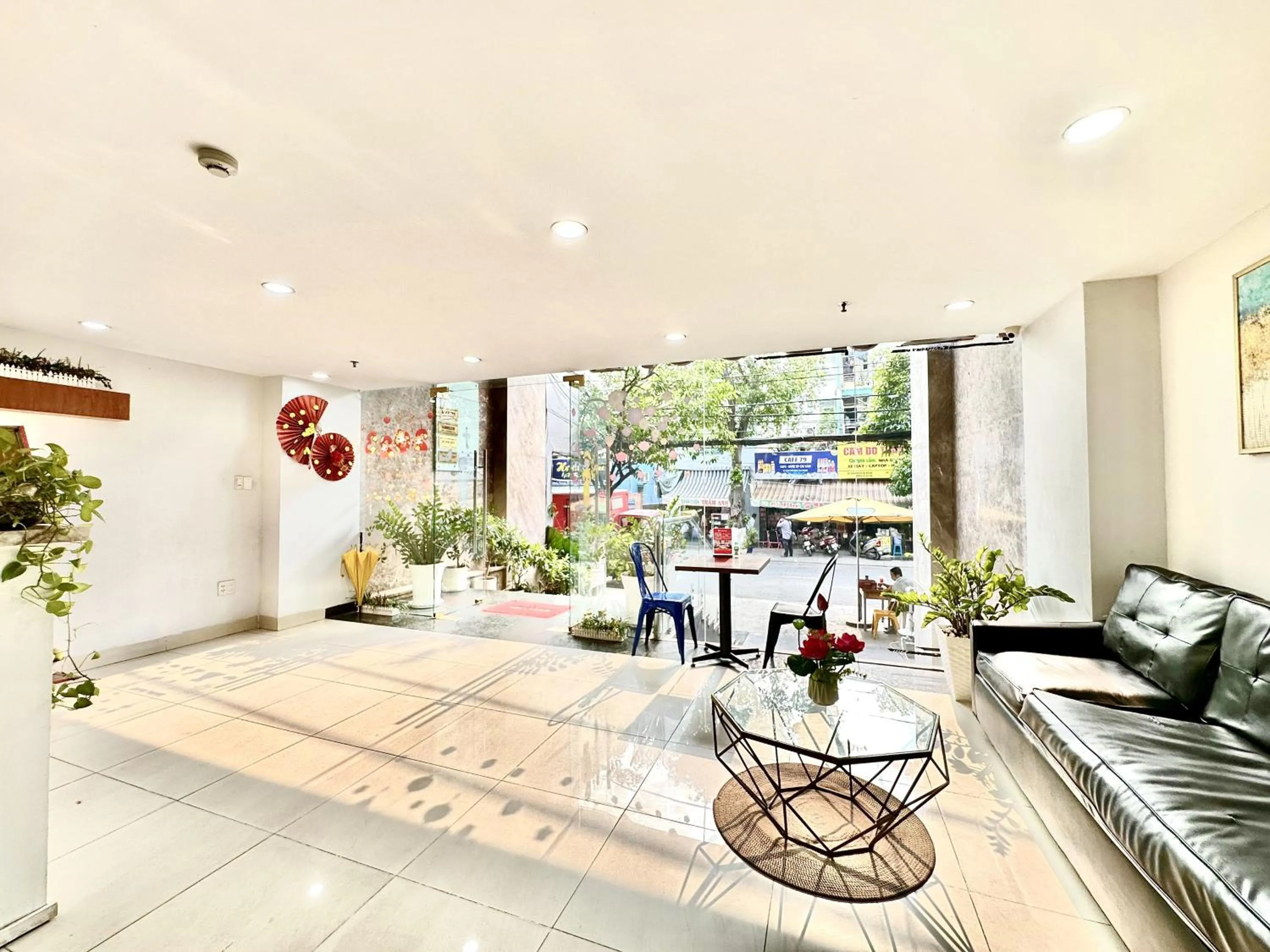 Living room in The Jade Hotel near Tan Son Nhat Airport