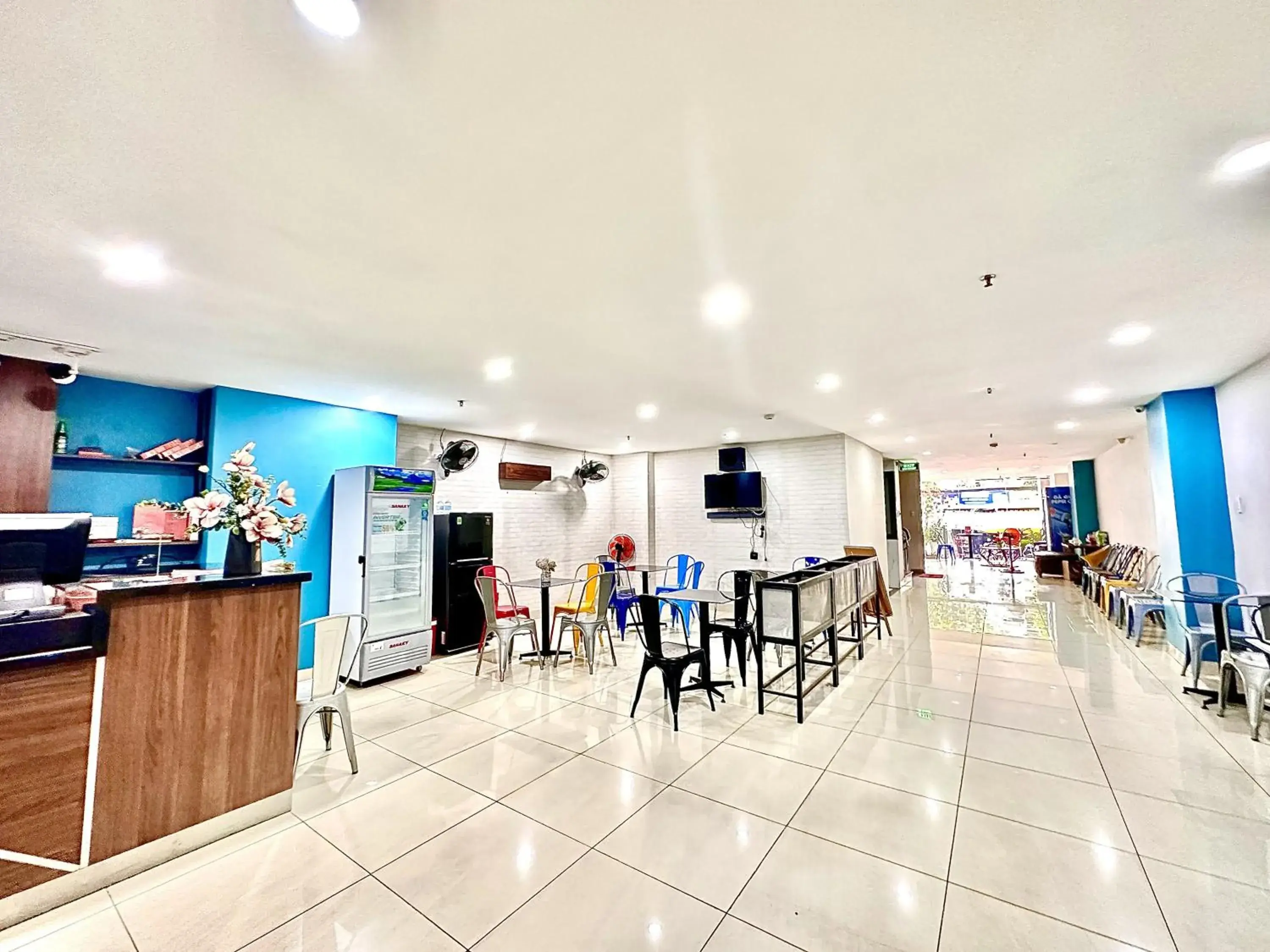 Restaurant/places to eat in The Jade Hotel near Tan Son Nhat Airport Restaurant/places to eat in The Jade Hotel near Tan Son Nhat Airport