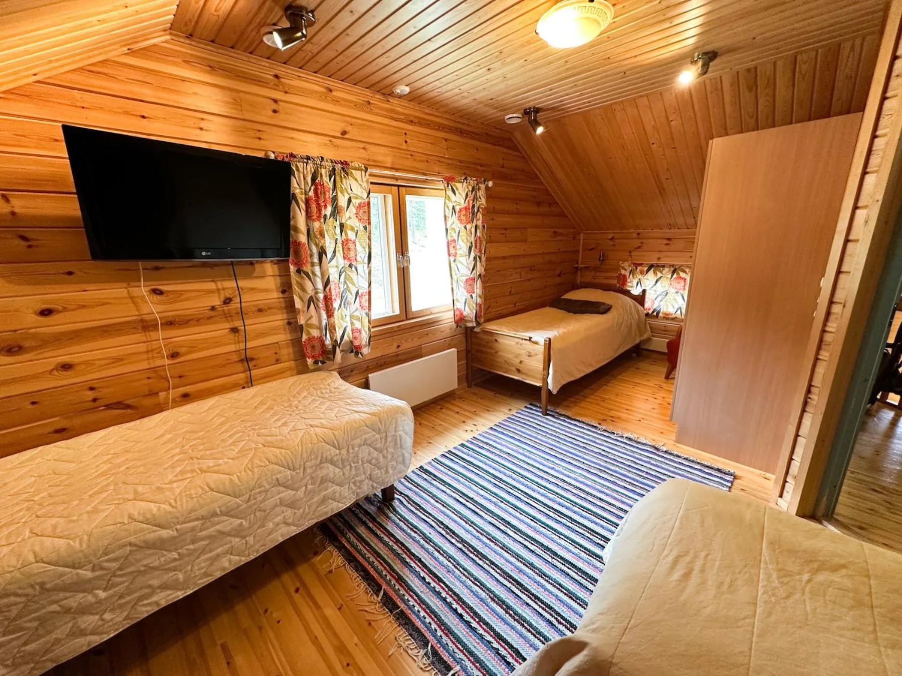 Bedroom, Bed in Napapiirin Järvilomat