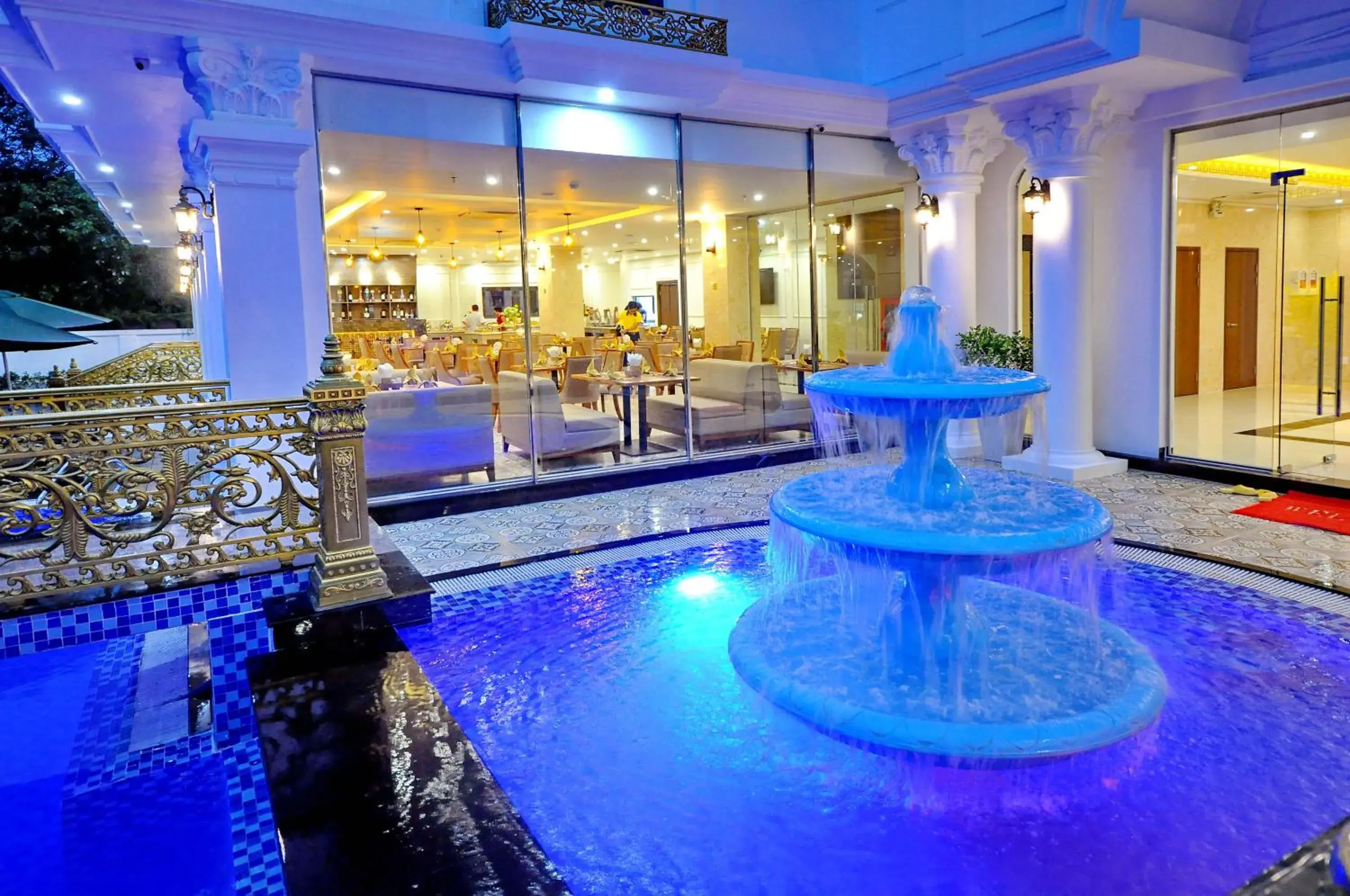 Swimming pool in Crown Nguyen Hoang Hotel Swimming pool in Crown Nguyen Hoang Hotel