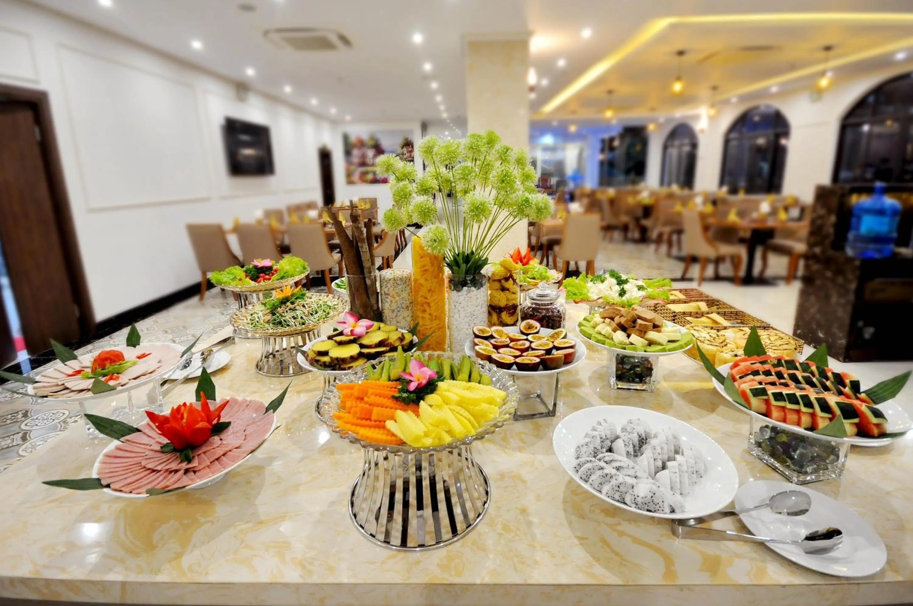 Food in Crown Nguyen Hoang Hotel
