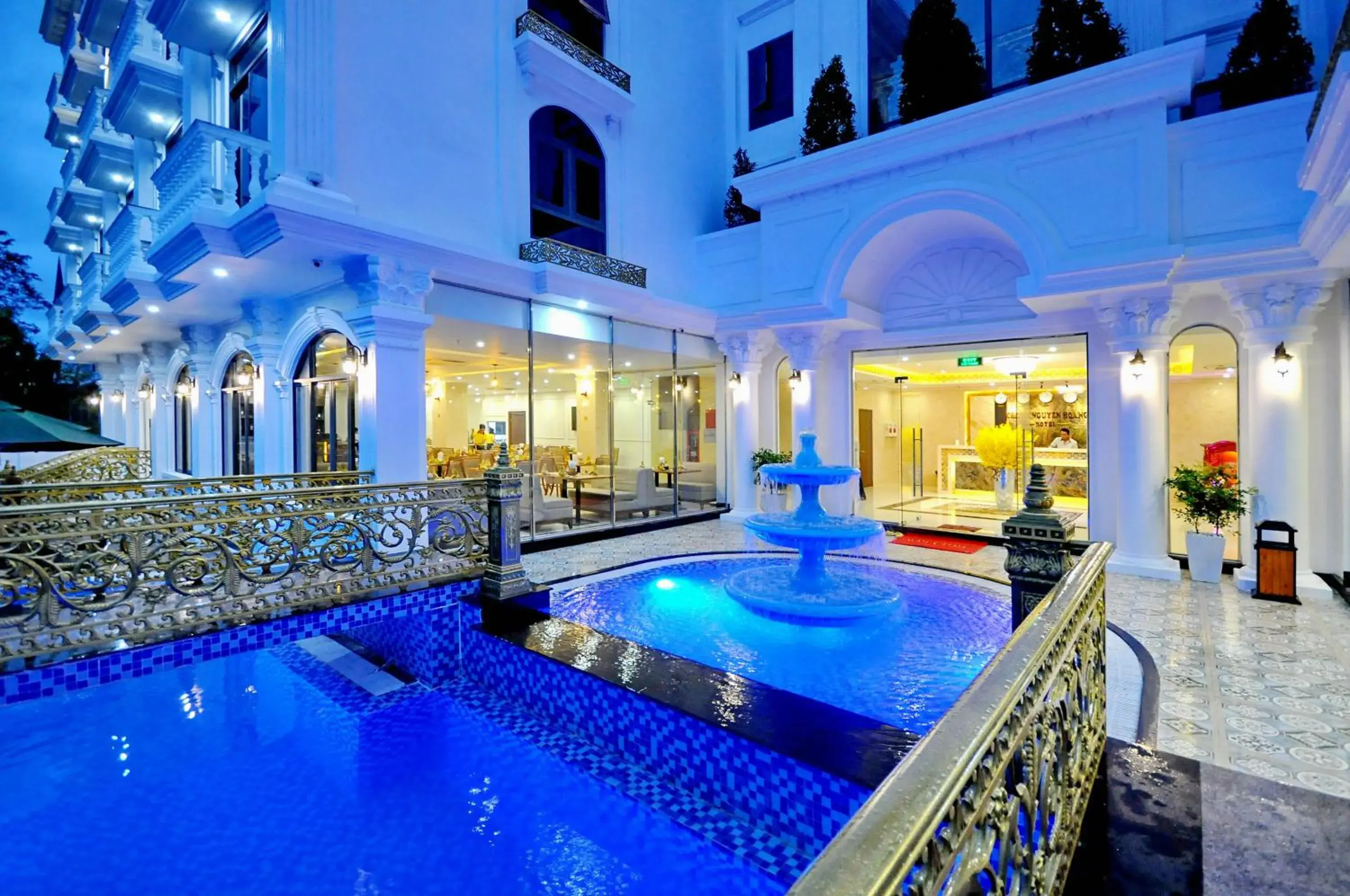 Swimming pool in Crown Nguyen Hoang Hotel Swimming pool in Crown Nguyen Hoang Hotel