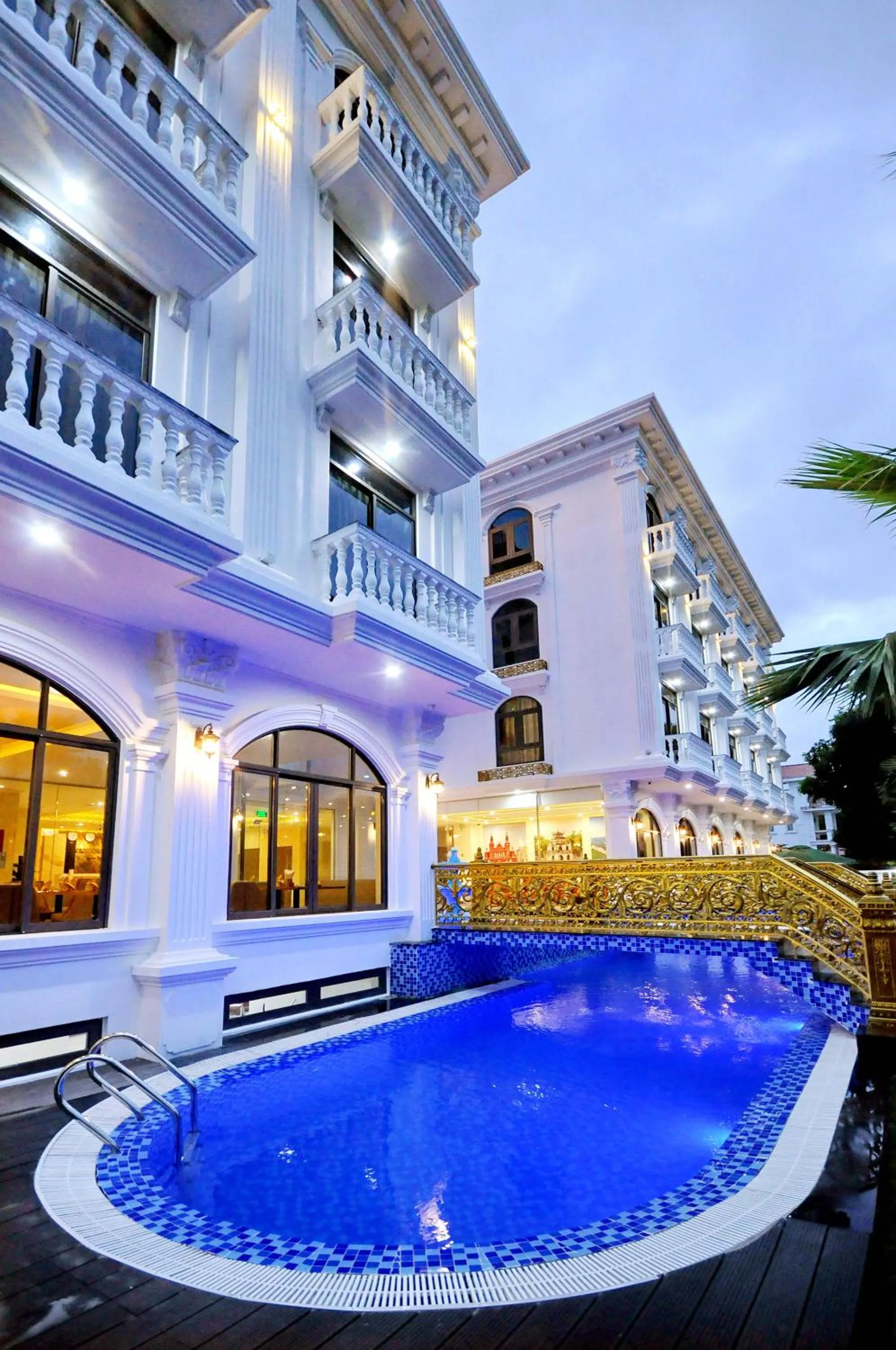 Property building in Crown Nguyen Hoang Hotel