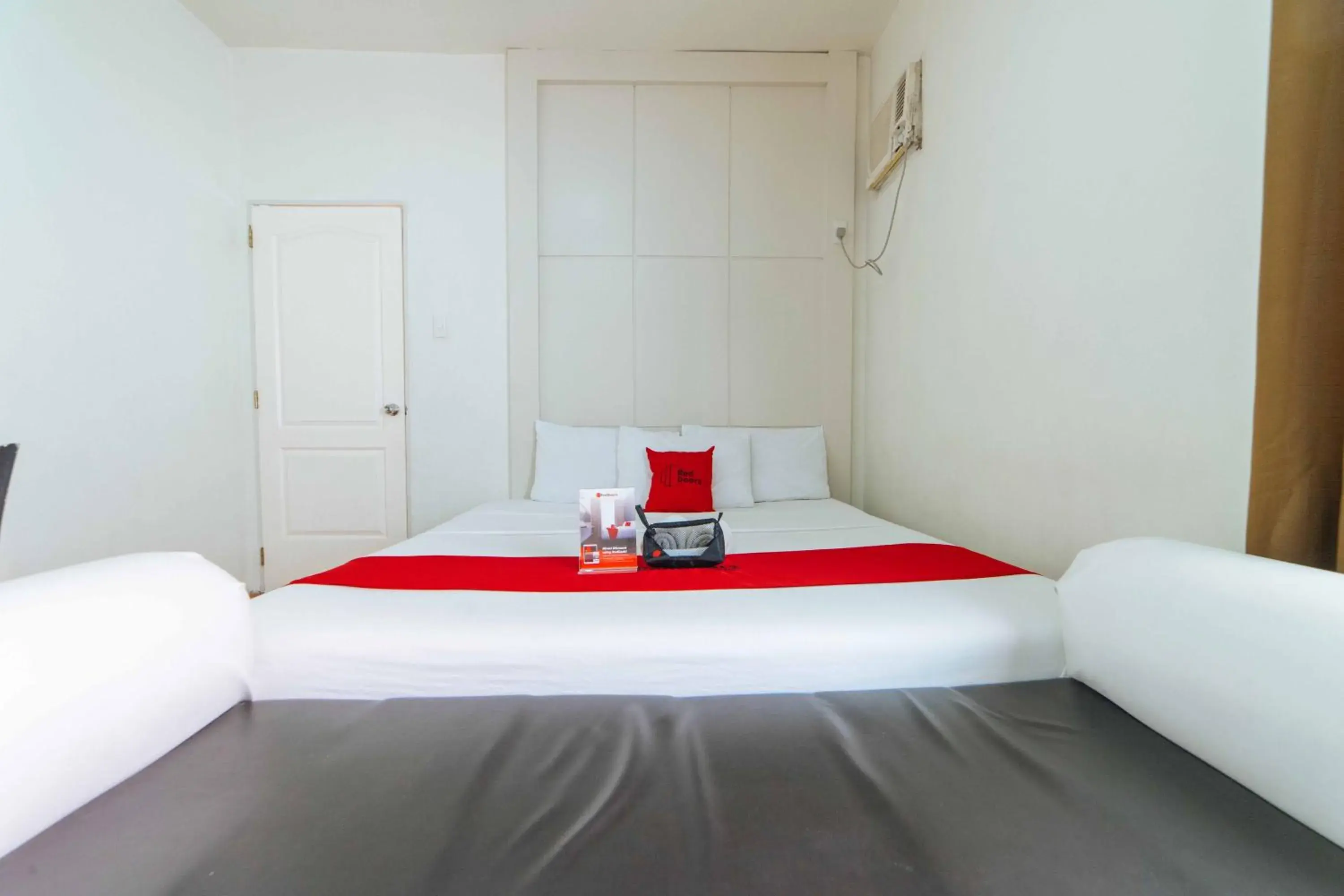 Bedroom, Bed in RedDoorz near Walking Street Angeles City Bedroom, Bed in RedDoorz near Walking Street Angeles City