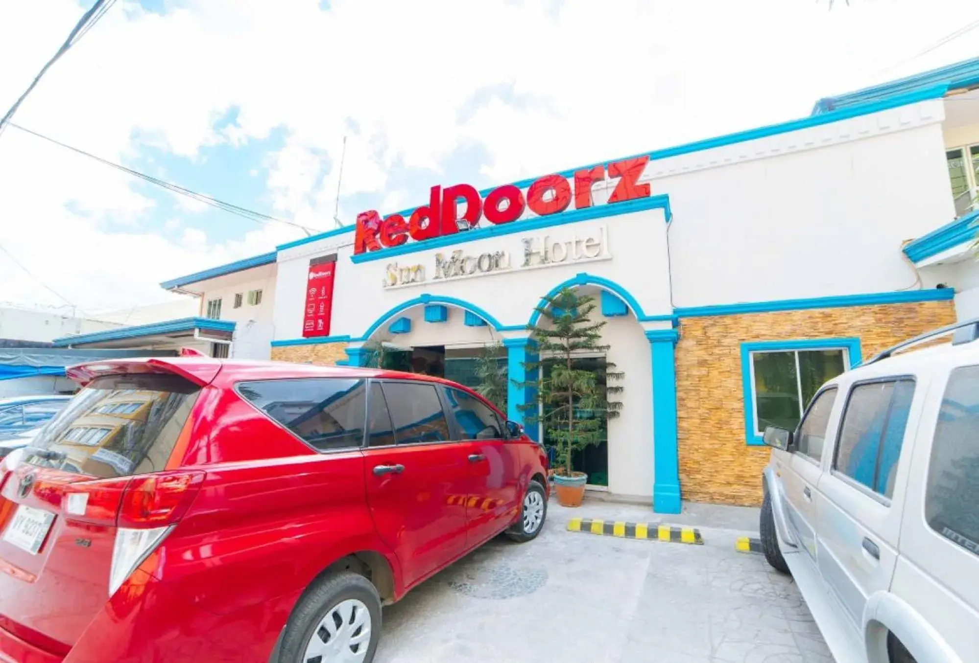 Property building in RedDoorz near Walking Street Angeles City Property building in RedDoorz near Walking Street Angeles City