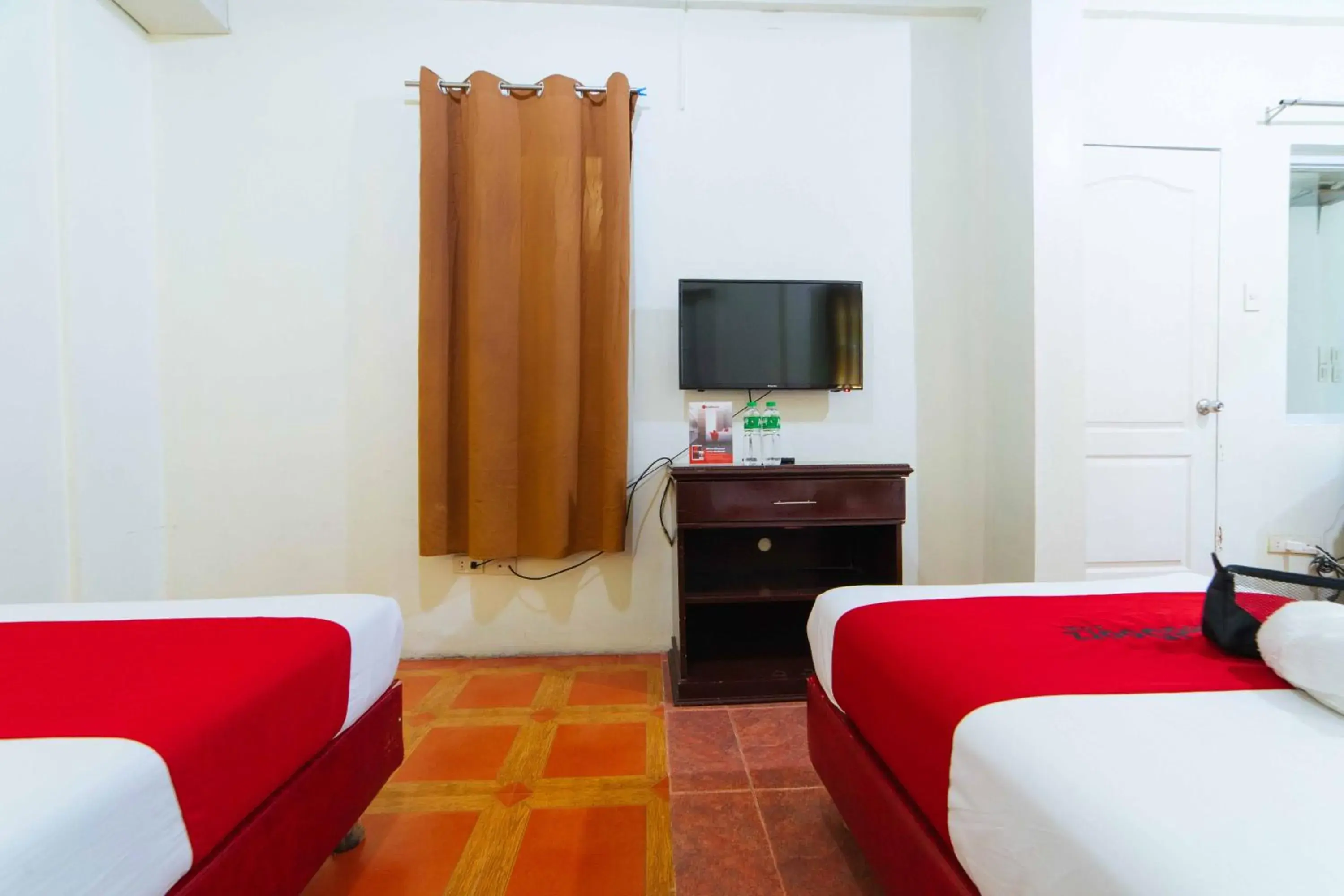 Bedroom, Bed in RedDoorz near Walking Street Angeles City Bedroom, Bed in RedDoorz near Walking Street Angeles City
