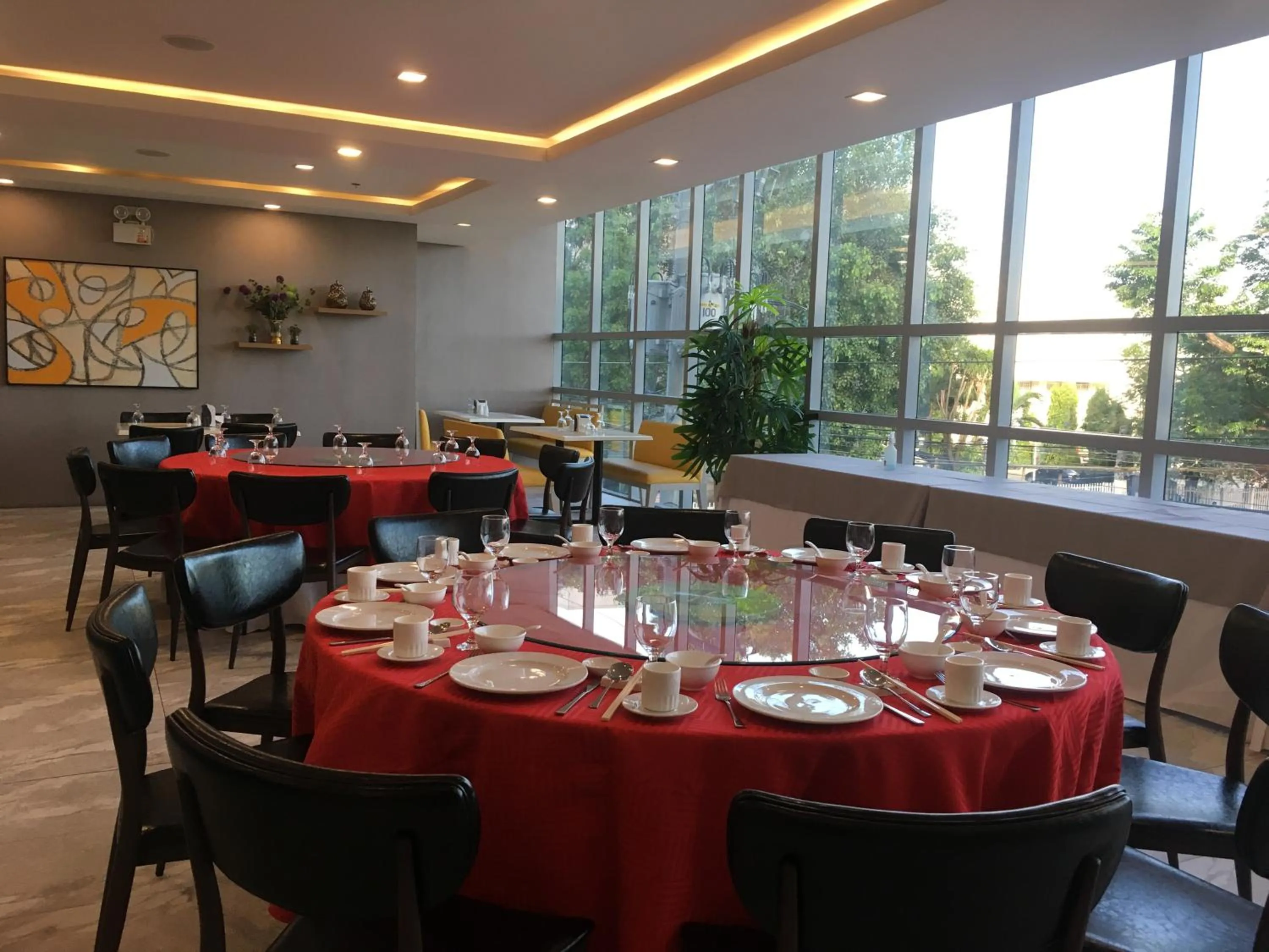 Food and drinks in Amethyst Boutique Hotel Cebu powered by Cocotel