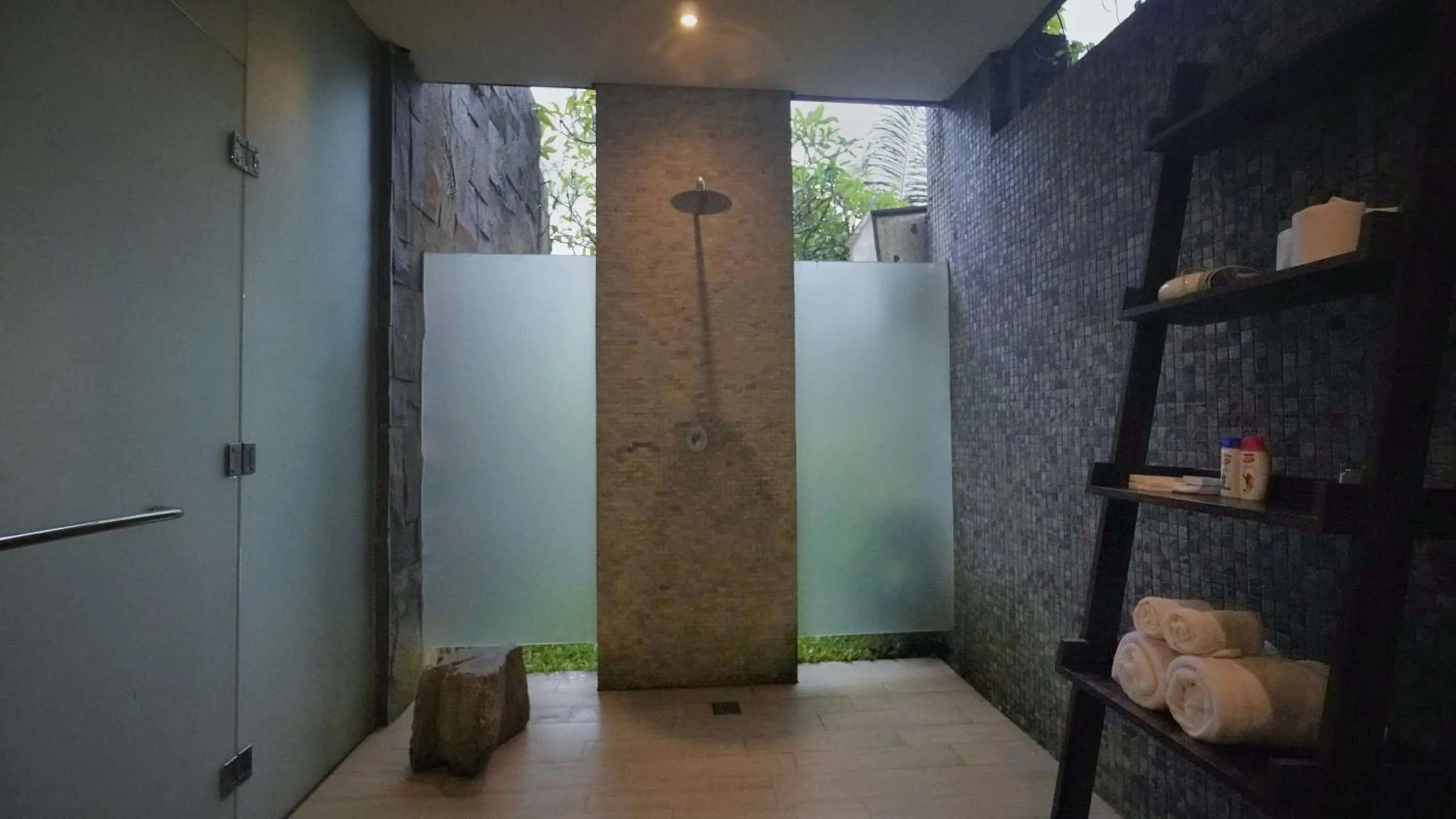 Shower in Sandhya Villa Ubud
