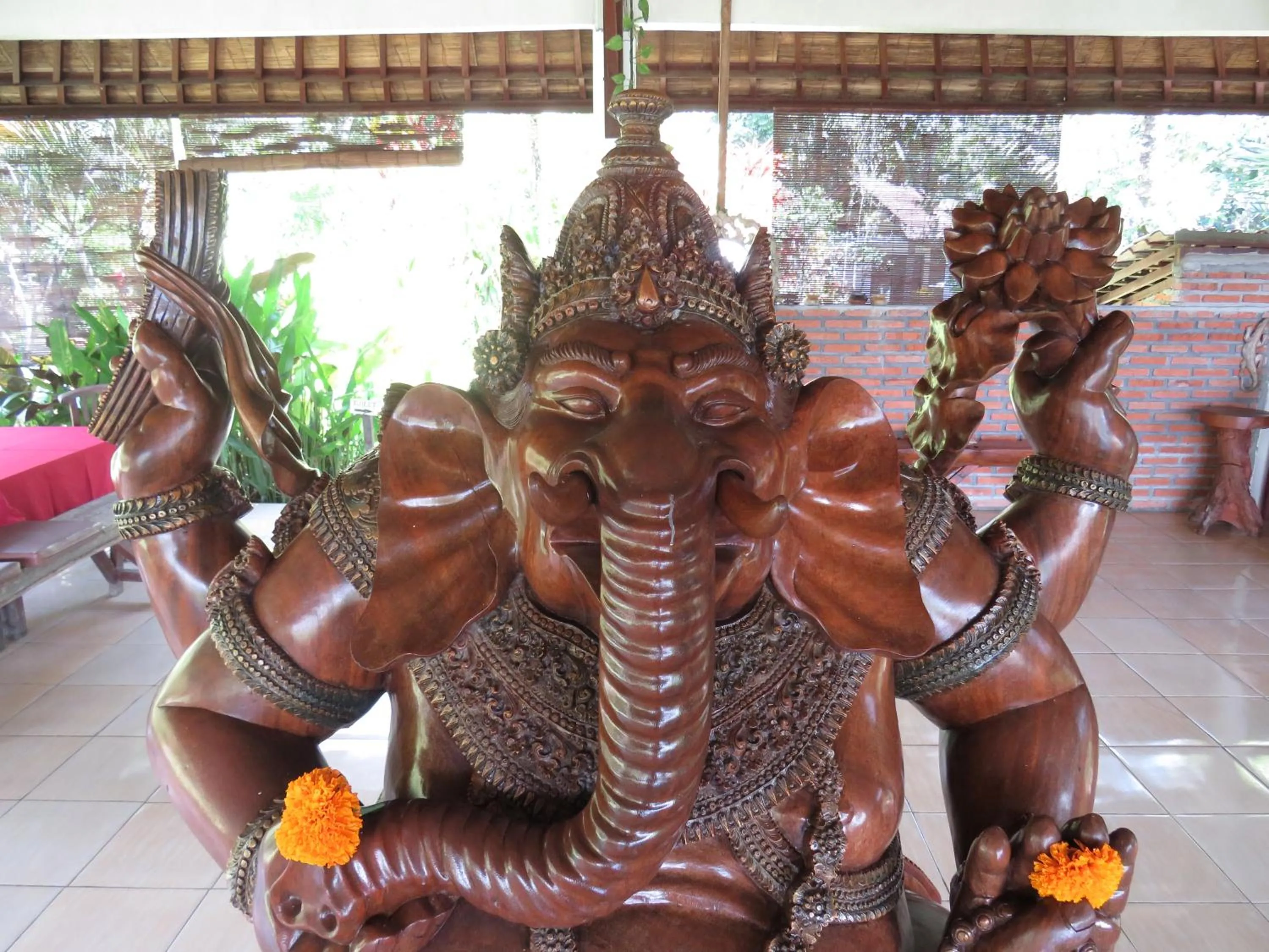 Restaurant/places to eat in Great Mountain Views Villa Resort