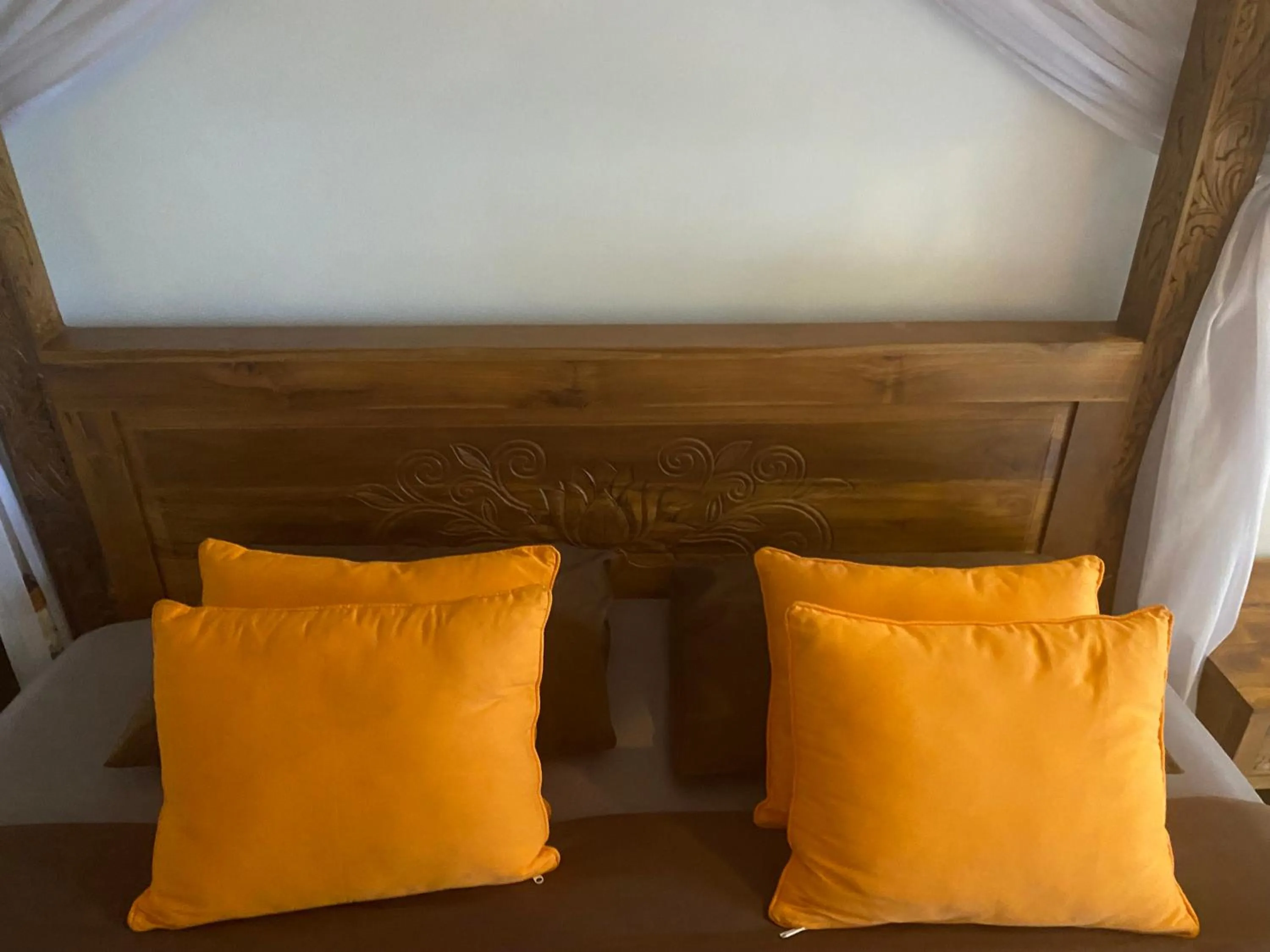 Bed in Great Mountain Views Villa Resort