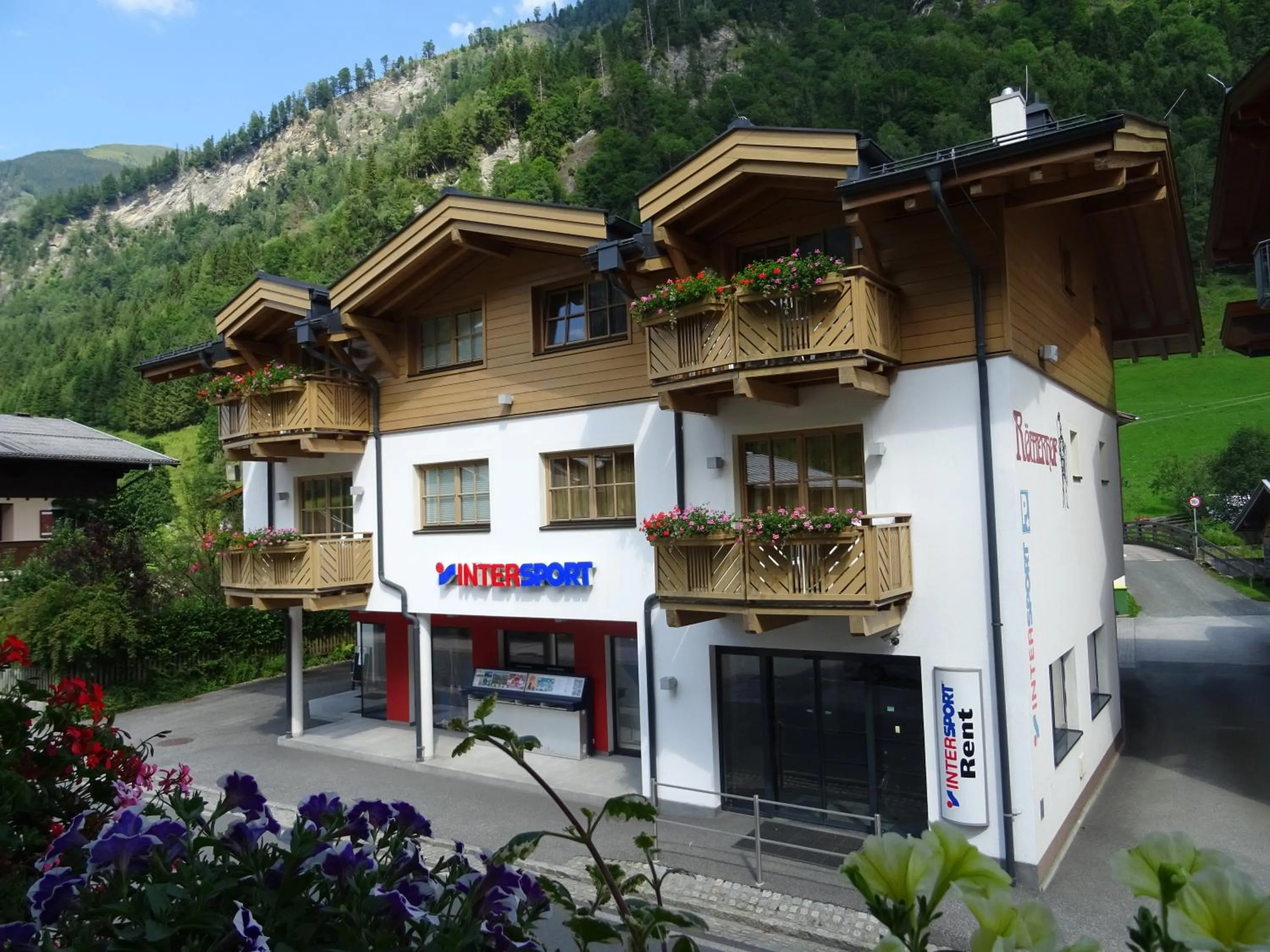 Facade/entrance in Hotel Römerhof