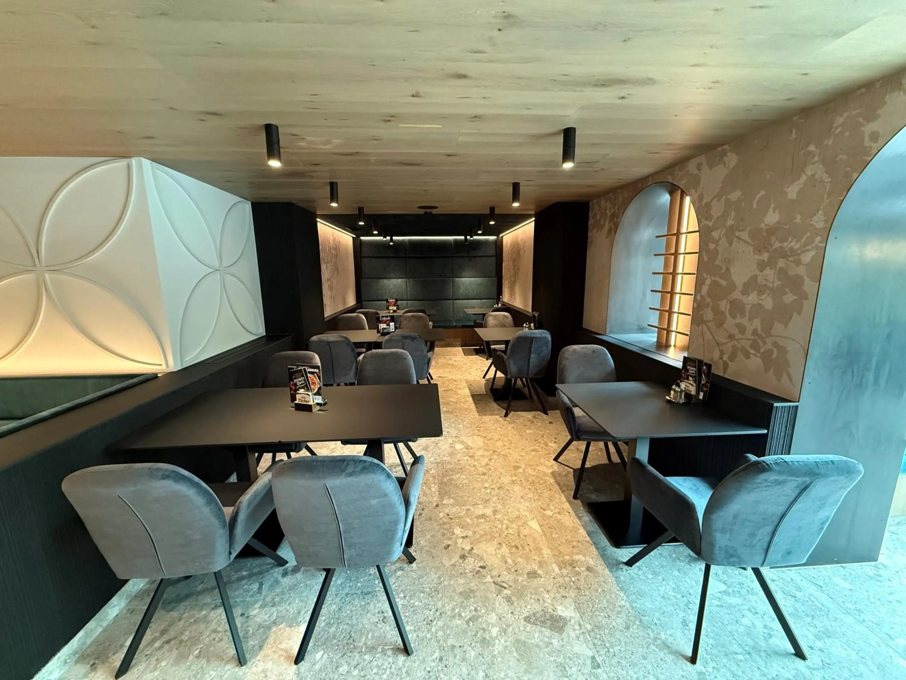 Restaurant/places to eat in Hotel Römerhof